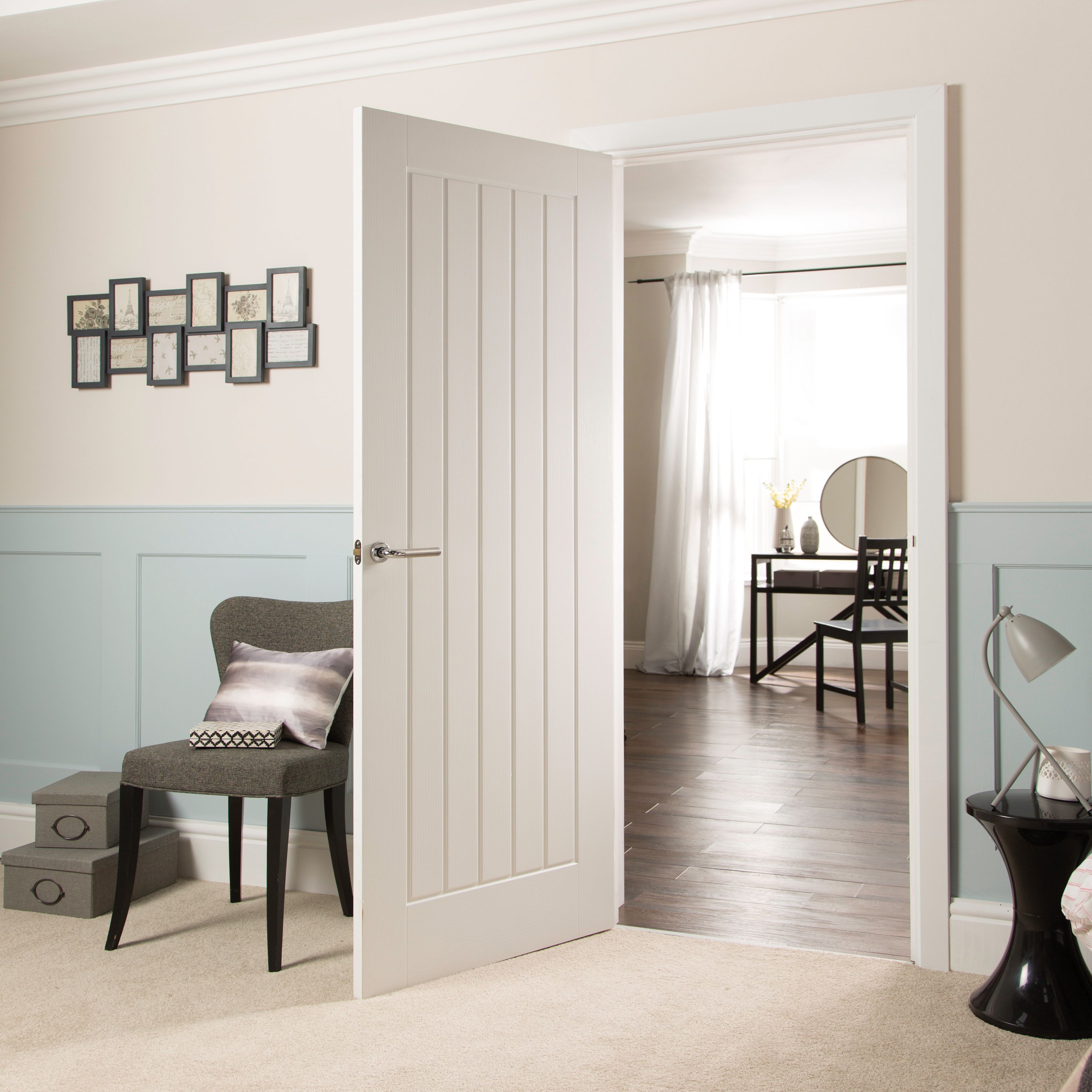 Jeld-Wen Unglazed Cottage White Woodgrain effect Internal Timber Door, (H)1981mm (W)838mm (T)35mm