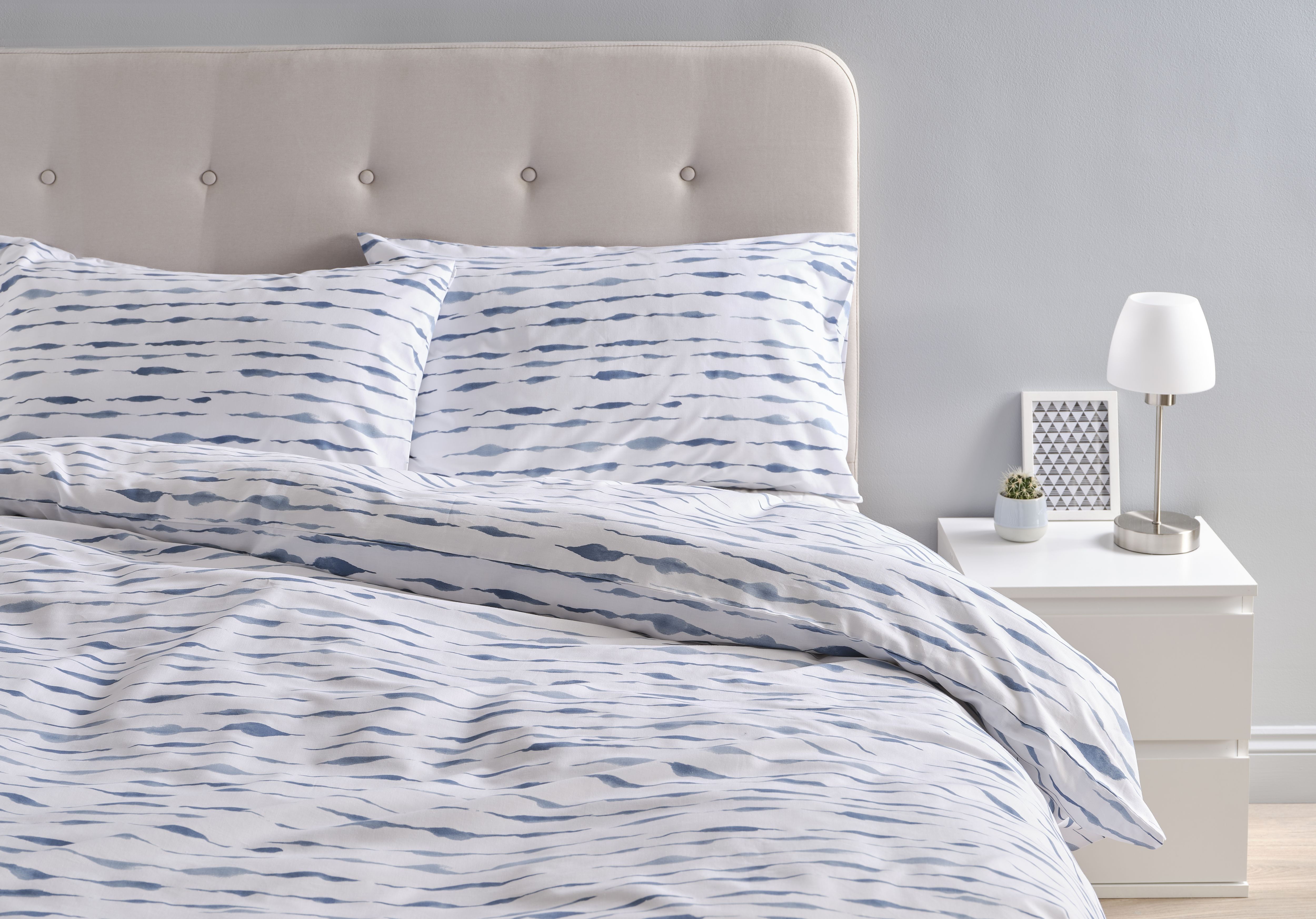 Joanne Striped Blue & white Double Duvet cover & pillow case set
