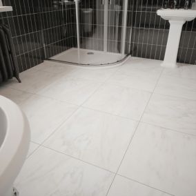 Johnson Tiles Bianco Taupe Matt Marble effect Porcelain Indoor Wall & floor tile, Pack of 4, (L)600mm (W)600mm