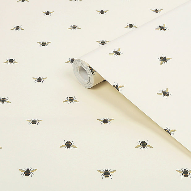 Joules Cream Bee Smooth Wallpaper | DIY at B&Q