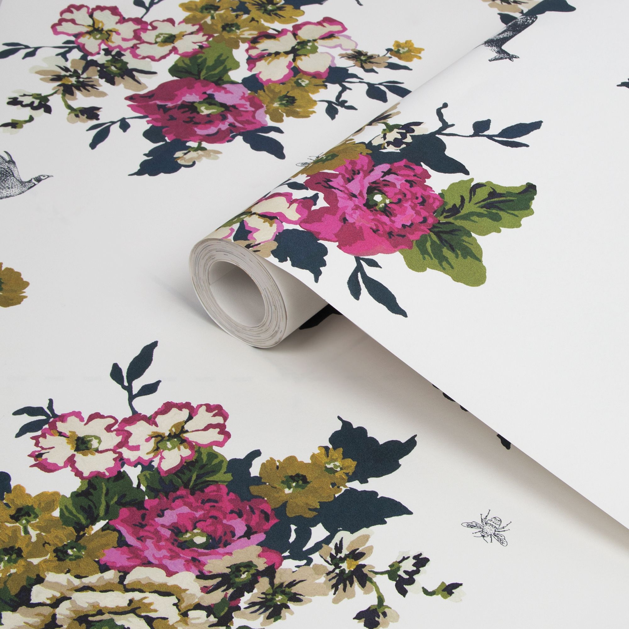 Joules Crème Cambridge floral Smooth Wallpaper