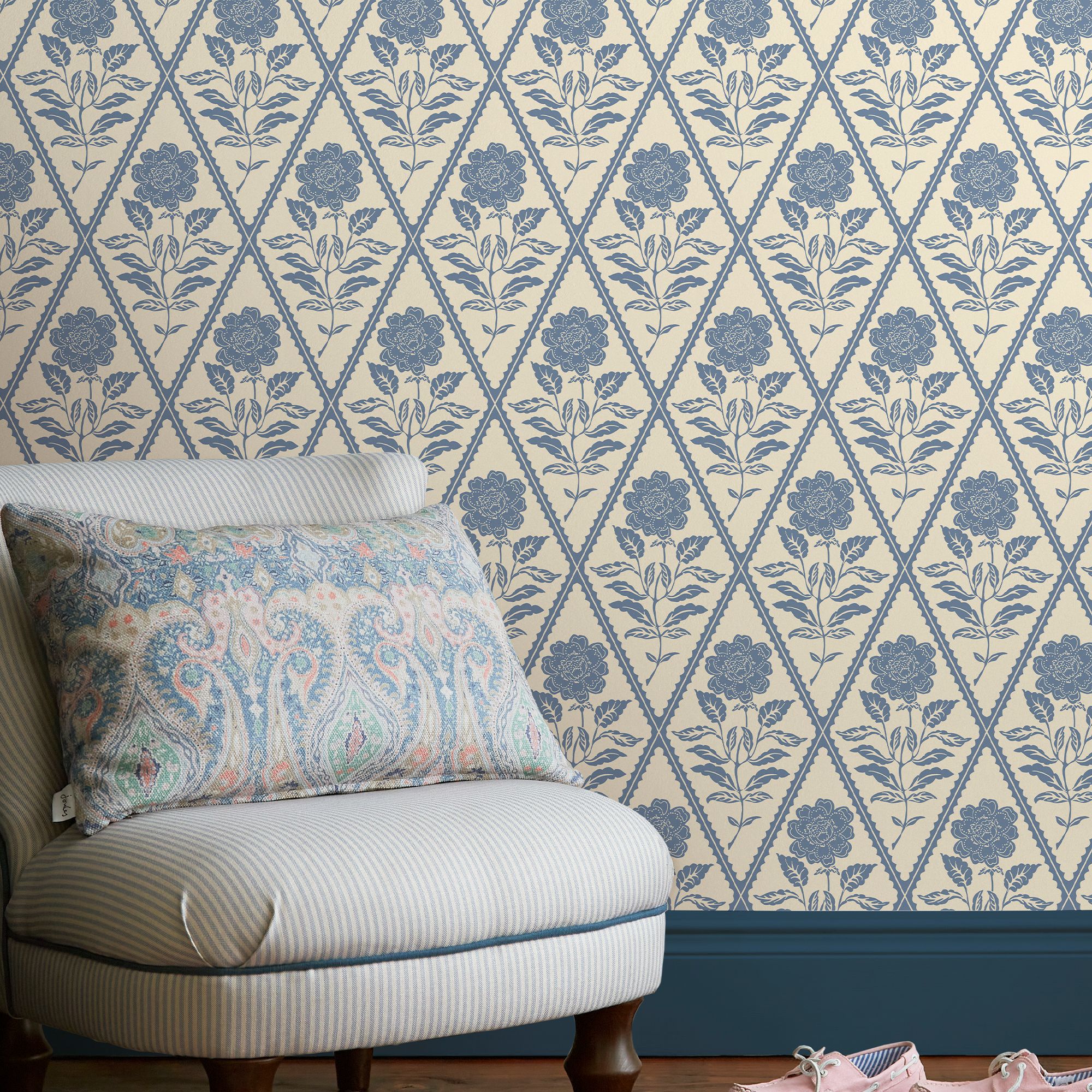 Photo inspiration: Joules Relaxed Eclectic Cream Blue Juliette Floral Patterned Smooth Photo Inspiration