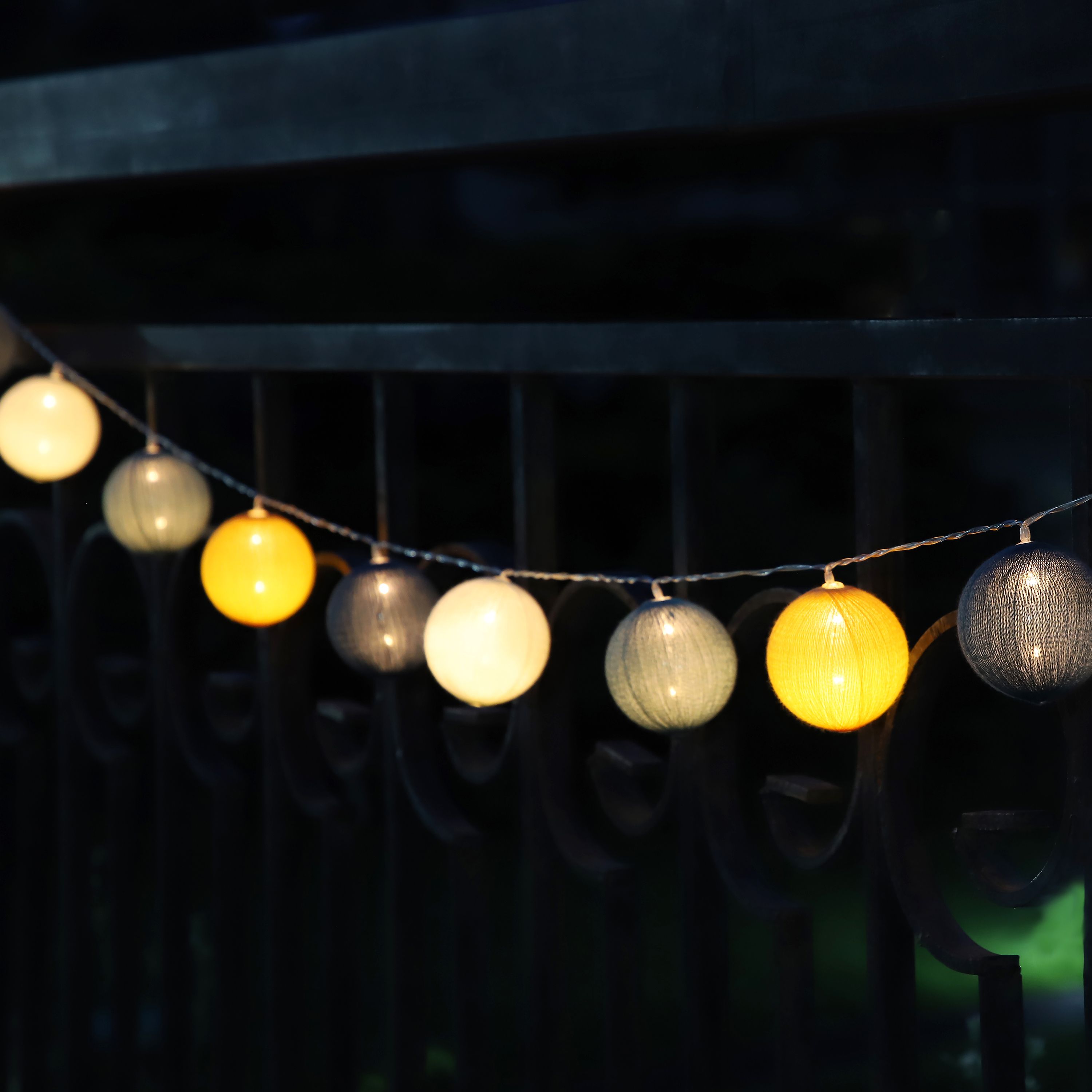 Kanor Ball Battery-powered Warm white 20 LED Outdoor String lights