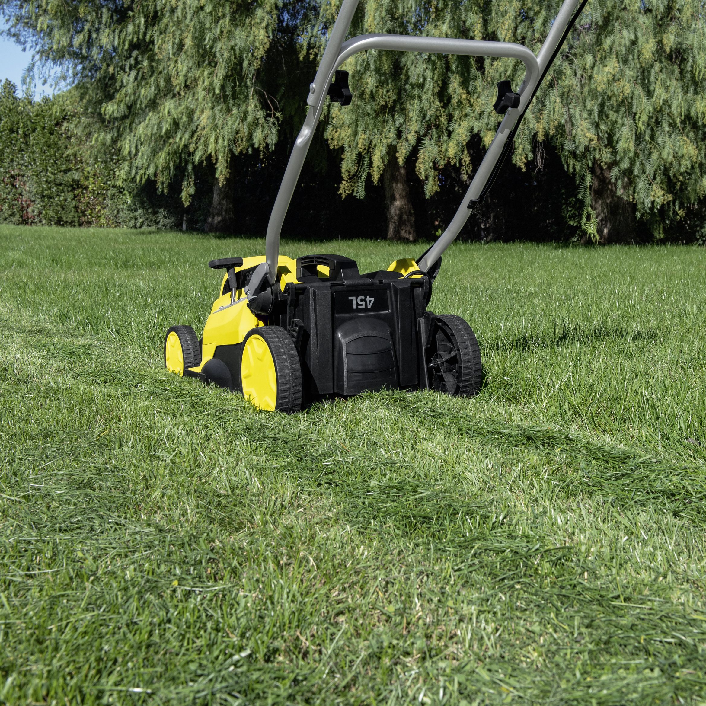 B&q battery operated online lawn mowers