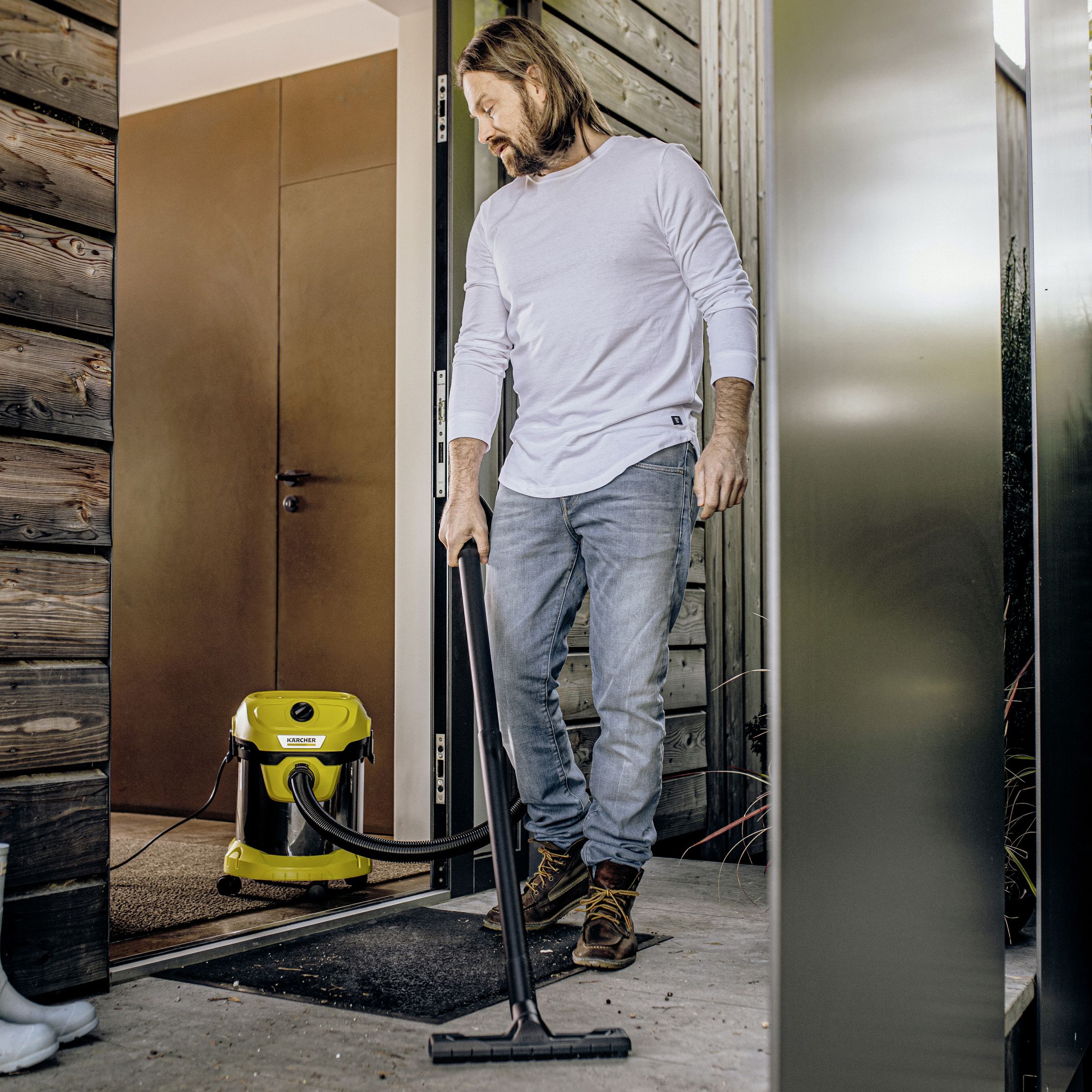 Kärcher WD 2 Plus 1.628-055.0 Corded Wet & dry vacuum, 15L