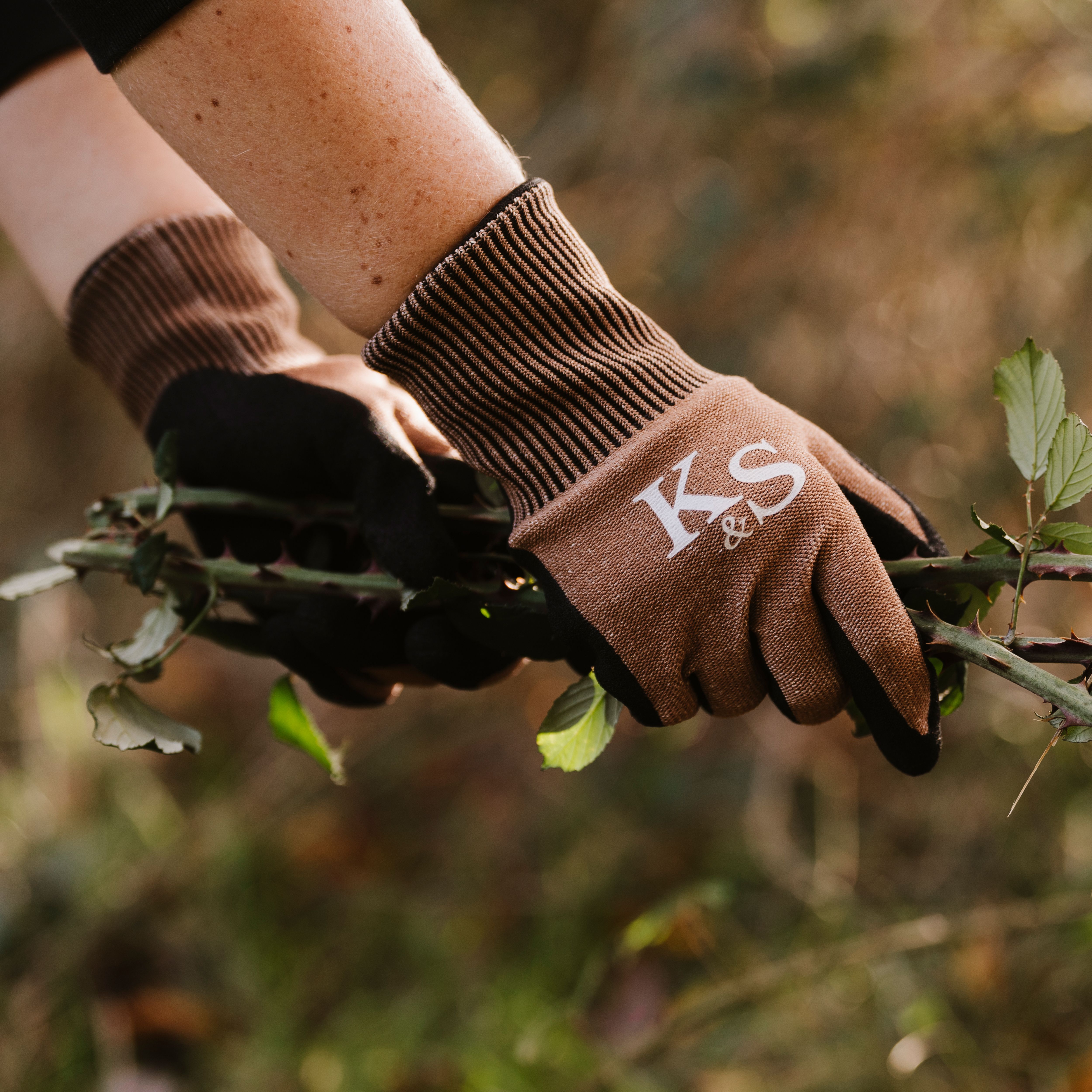 Kent & Stowe SureFit Nitrile Copper Gardening gloves Small, Pair