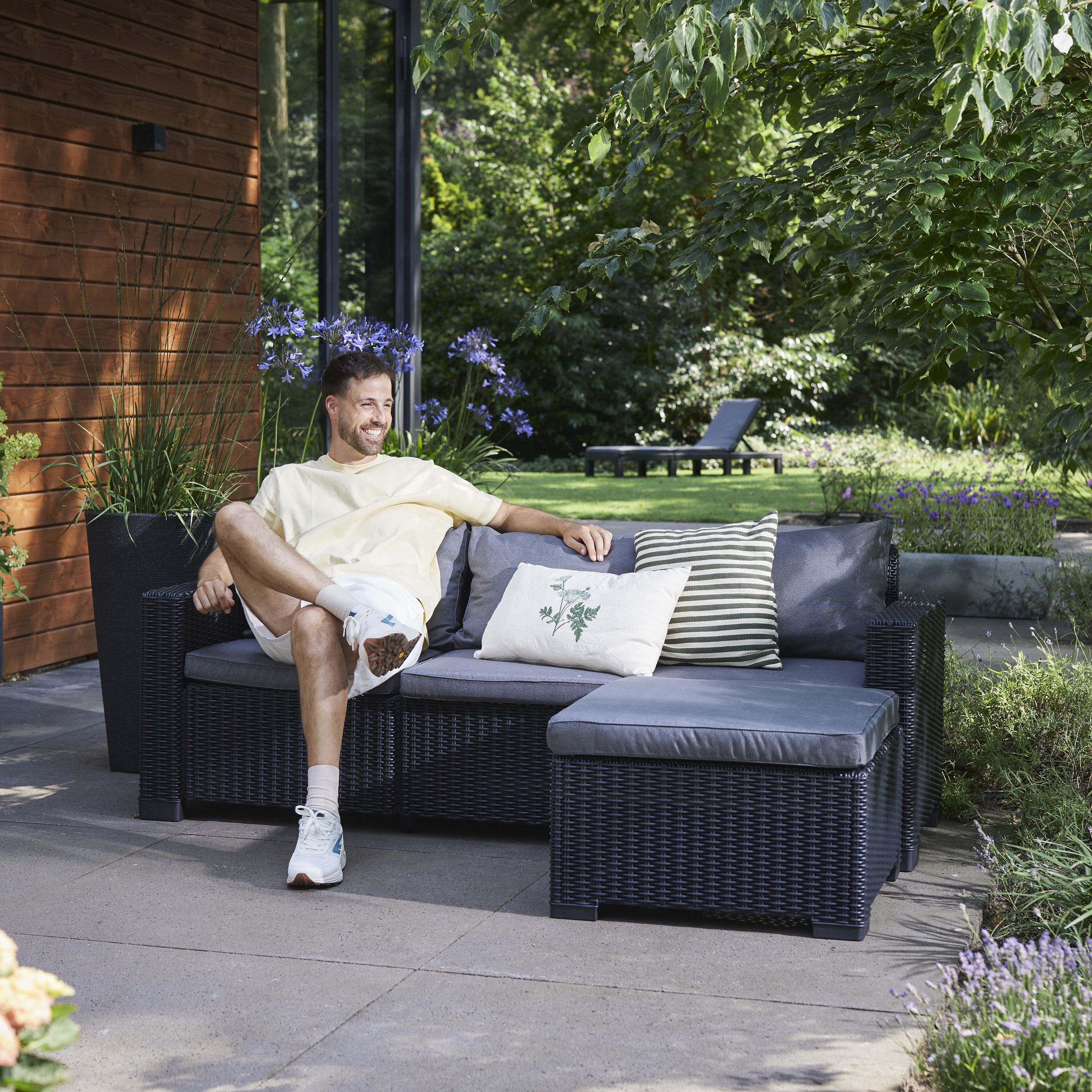 Keter California Chaise Matt Graphite Resin 3 Seater Garden furniture ...