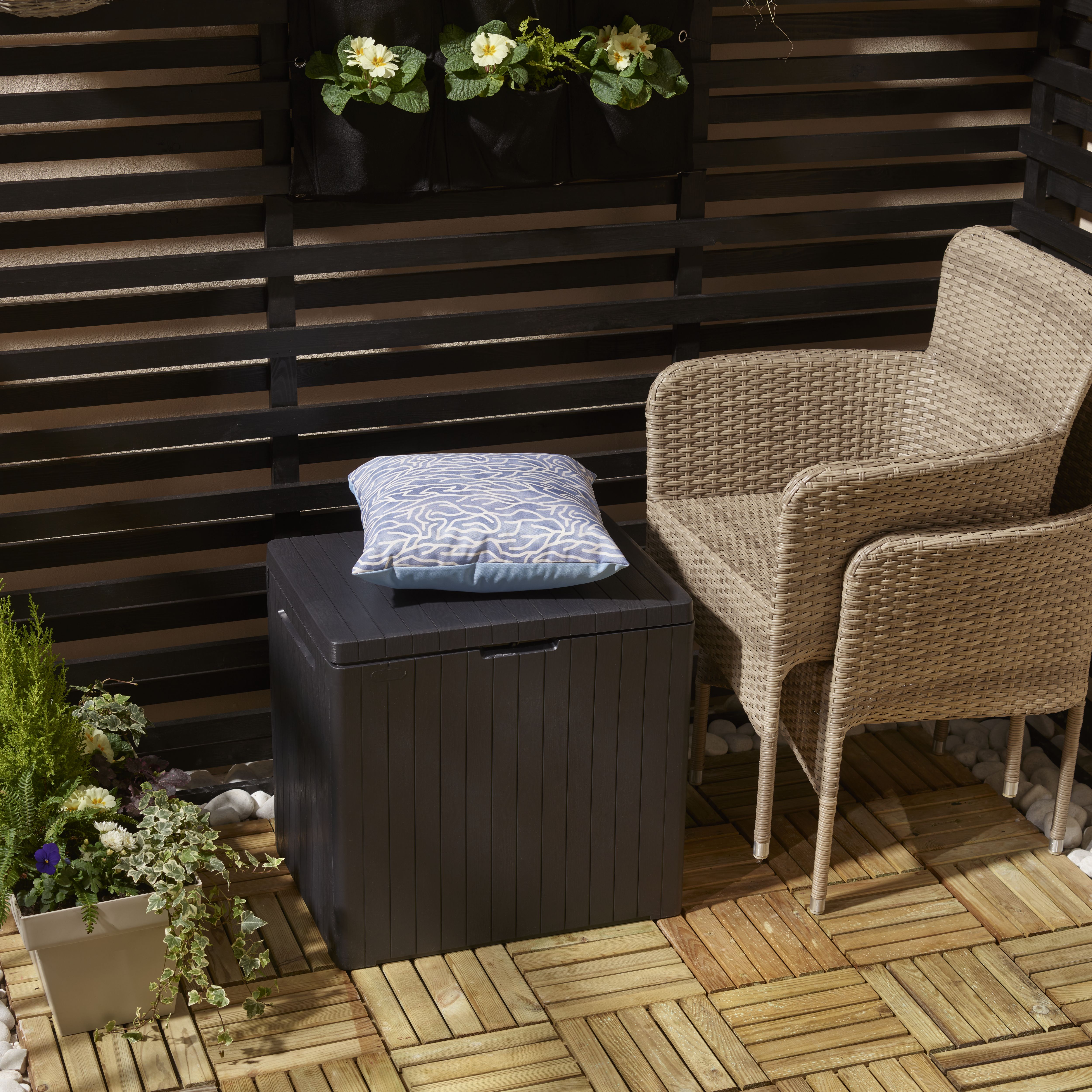 Keter City Box 113L Polypropylene Garden storage - Graphite