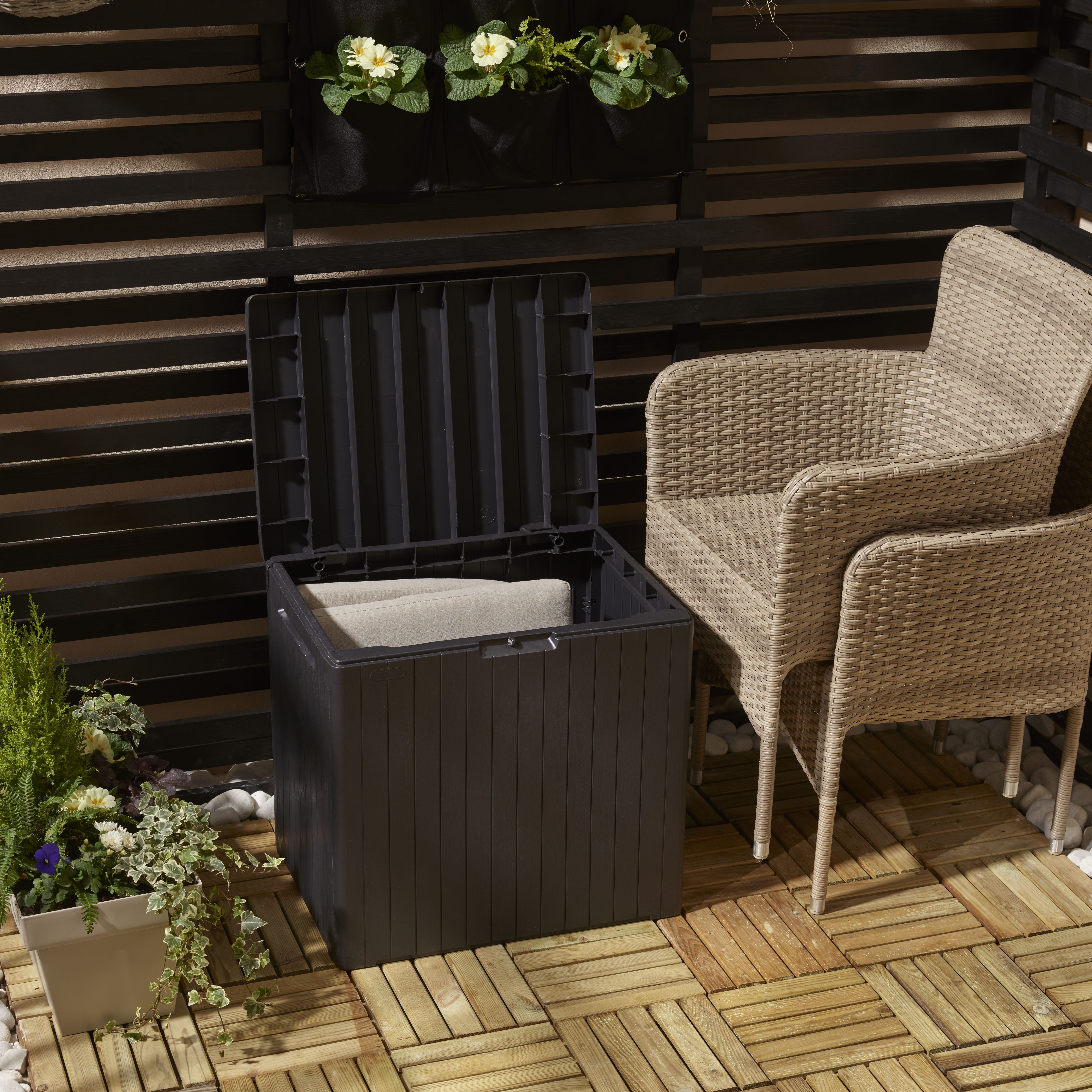 Keter City Box 113L Polypropylene Garden storage - Graphite