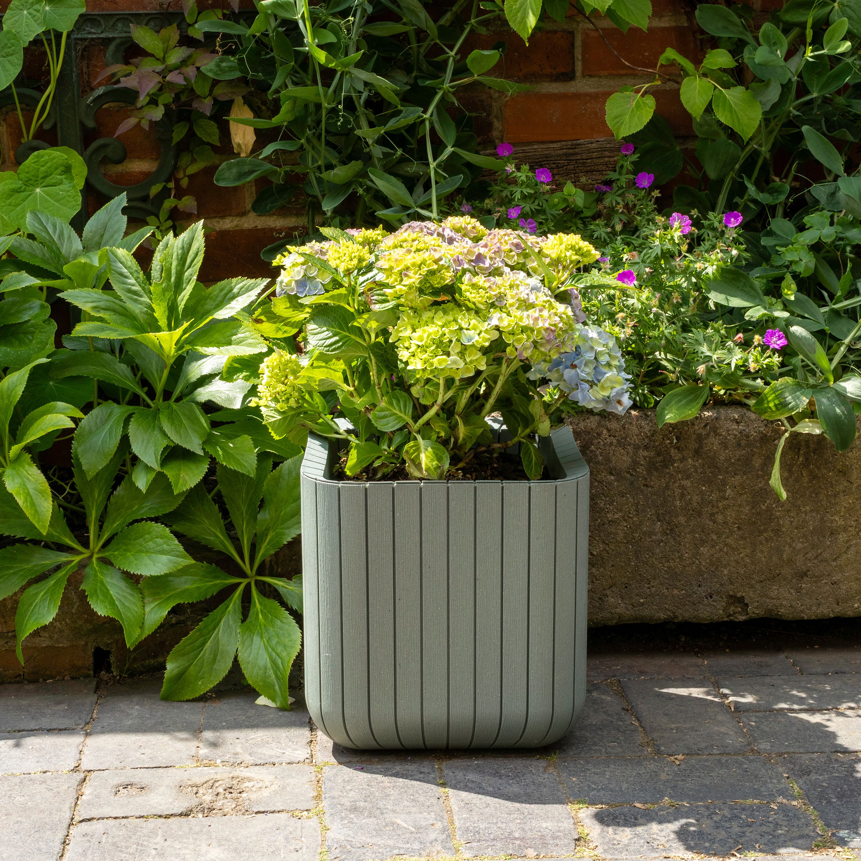 Keter Cube Green Plant pot (H)29.7cm, 21.5L