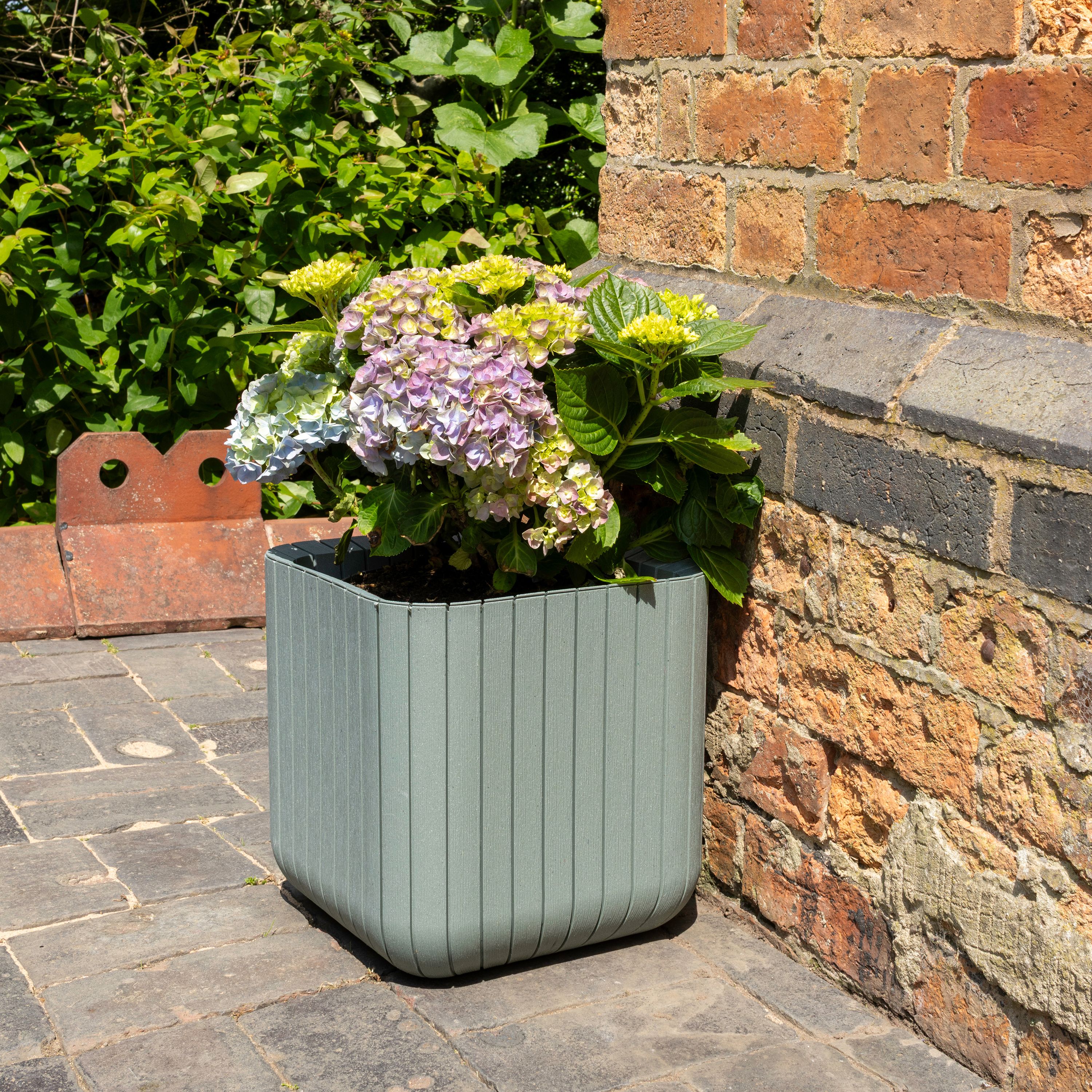 Keter Cube Green Plant pot (H)29.7cm, 21.5L