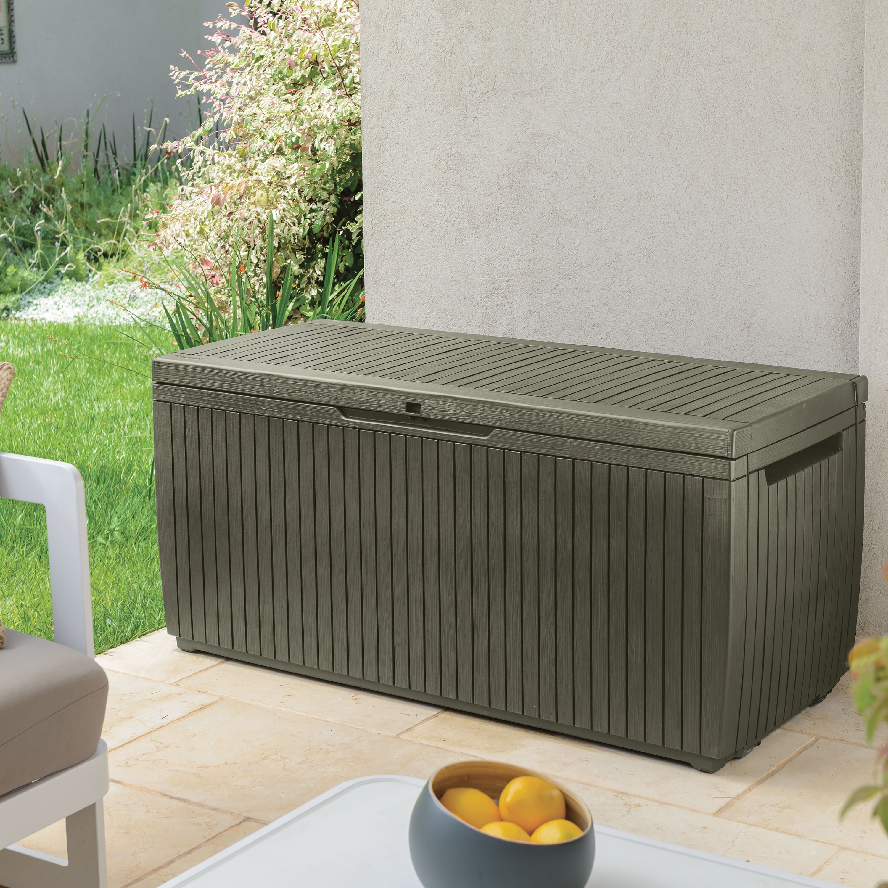 Keter Darwin 305L Resin Garden storage box - Green