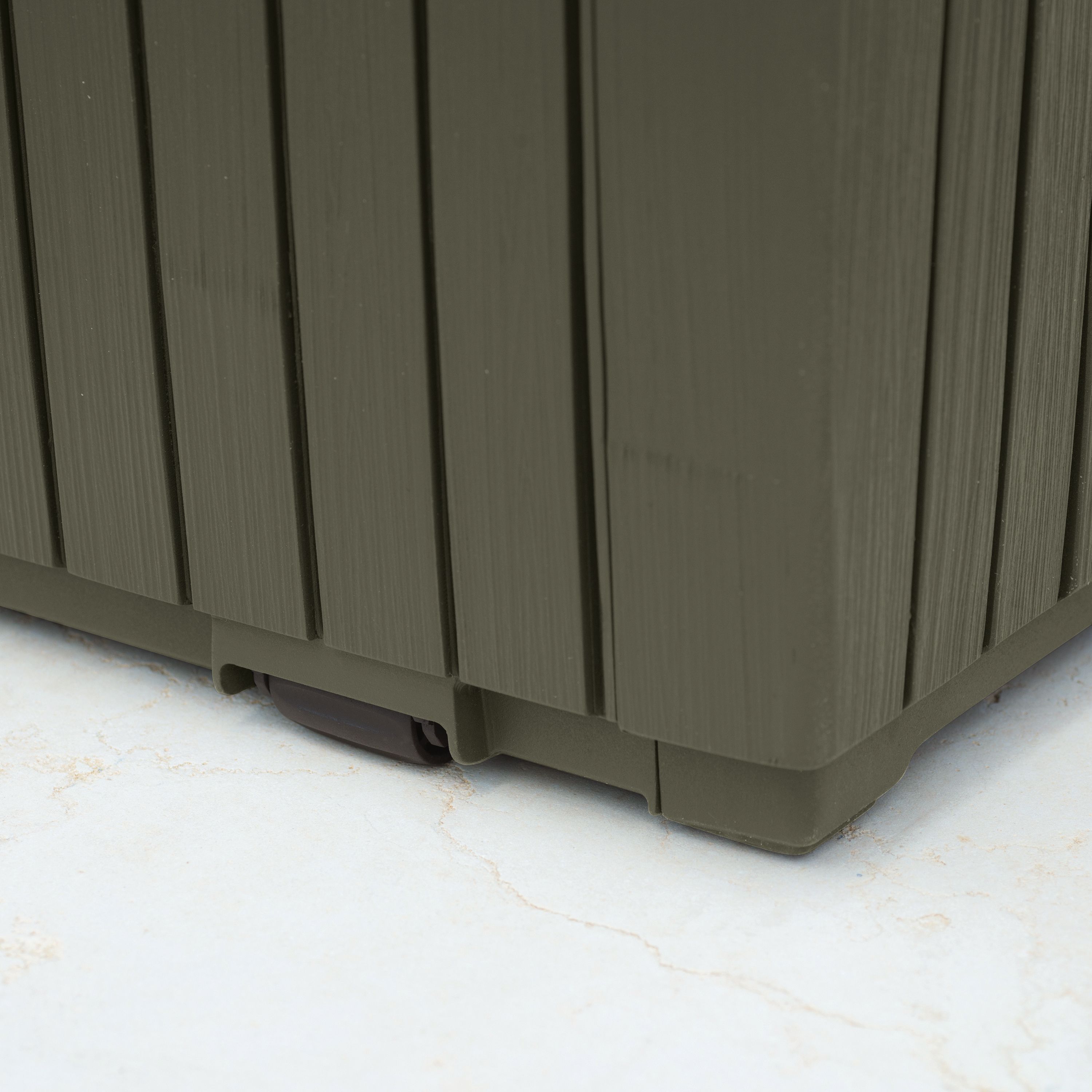 Keter Darwin 305L Resin Garden storage box - Green