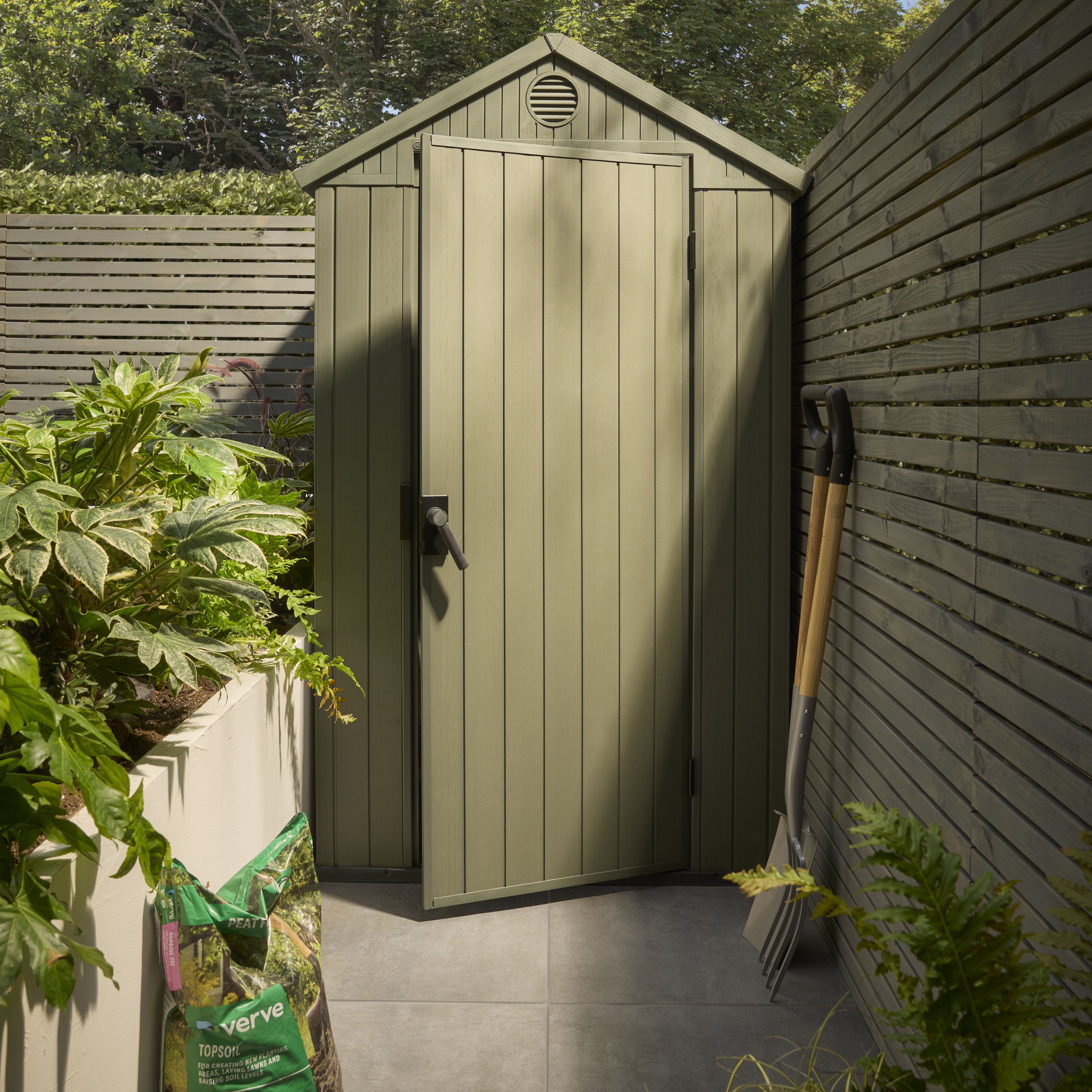 Keter Darwin 4x4 ft Apex Green Plastic Shed with floor (Windowless)