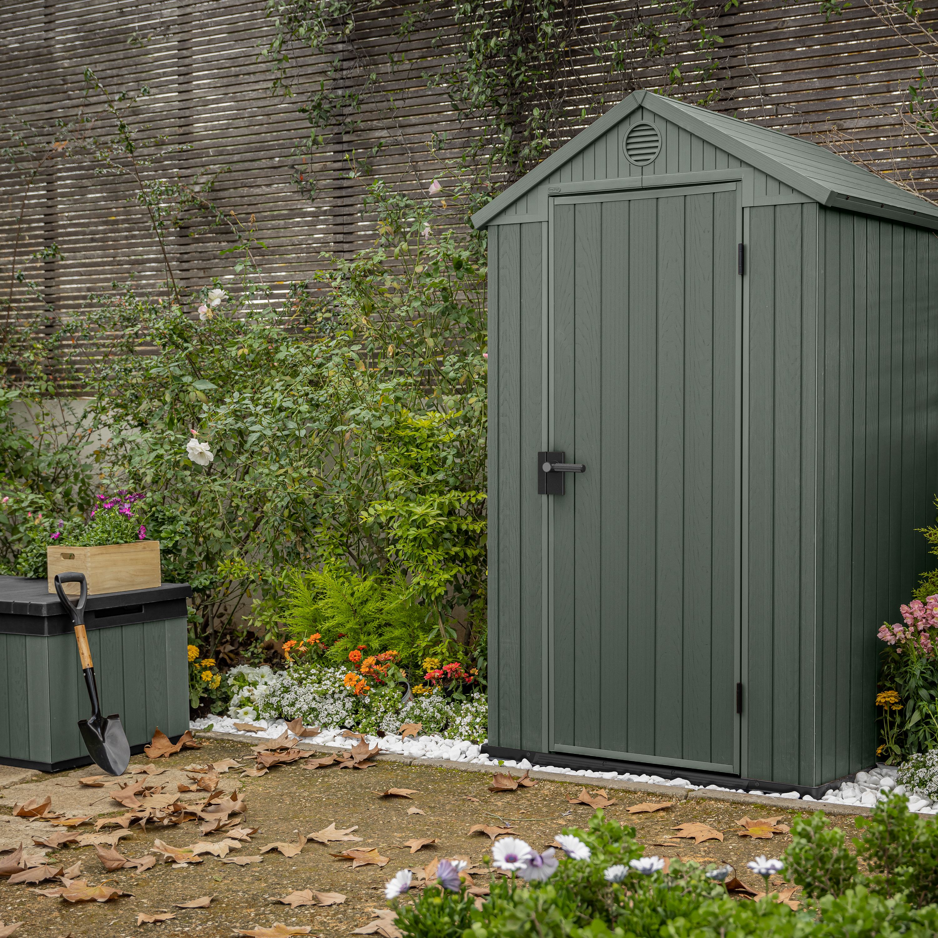 Keter Darwin 4x4 ft Apex Green Plastic Shed with floor (Windowless)
