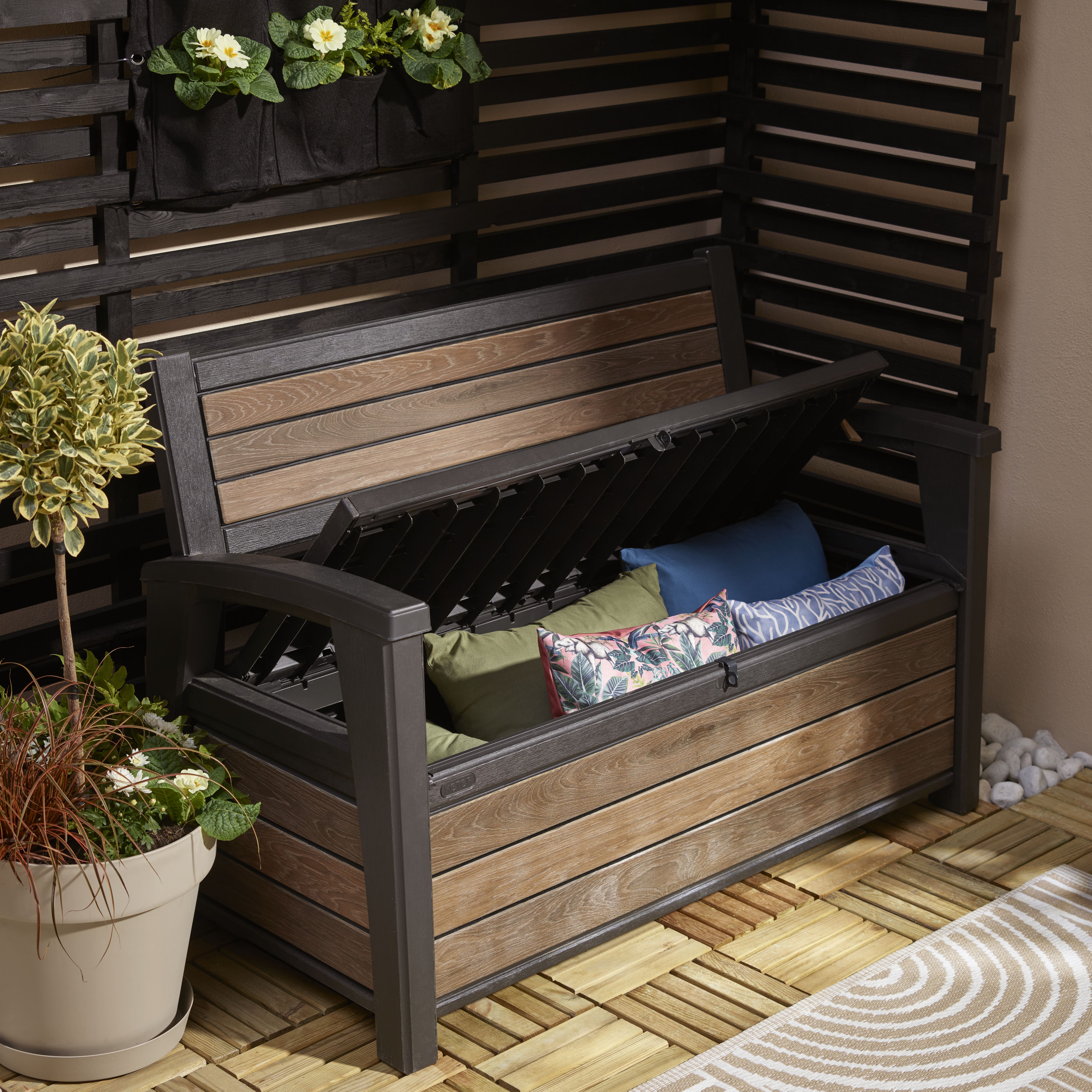 Keter Signature 227L Resin Garden storage bench box - Brown