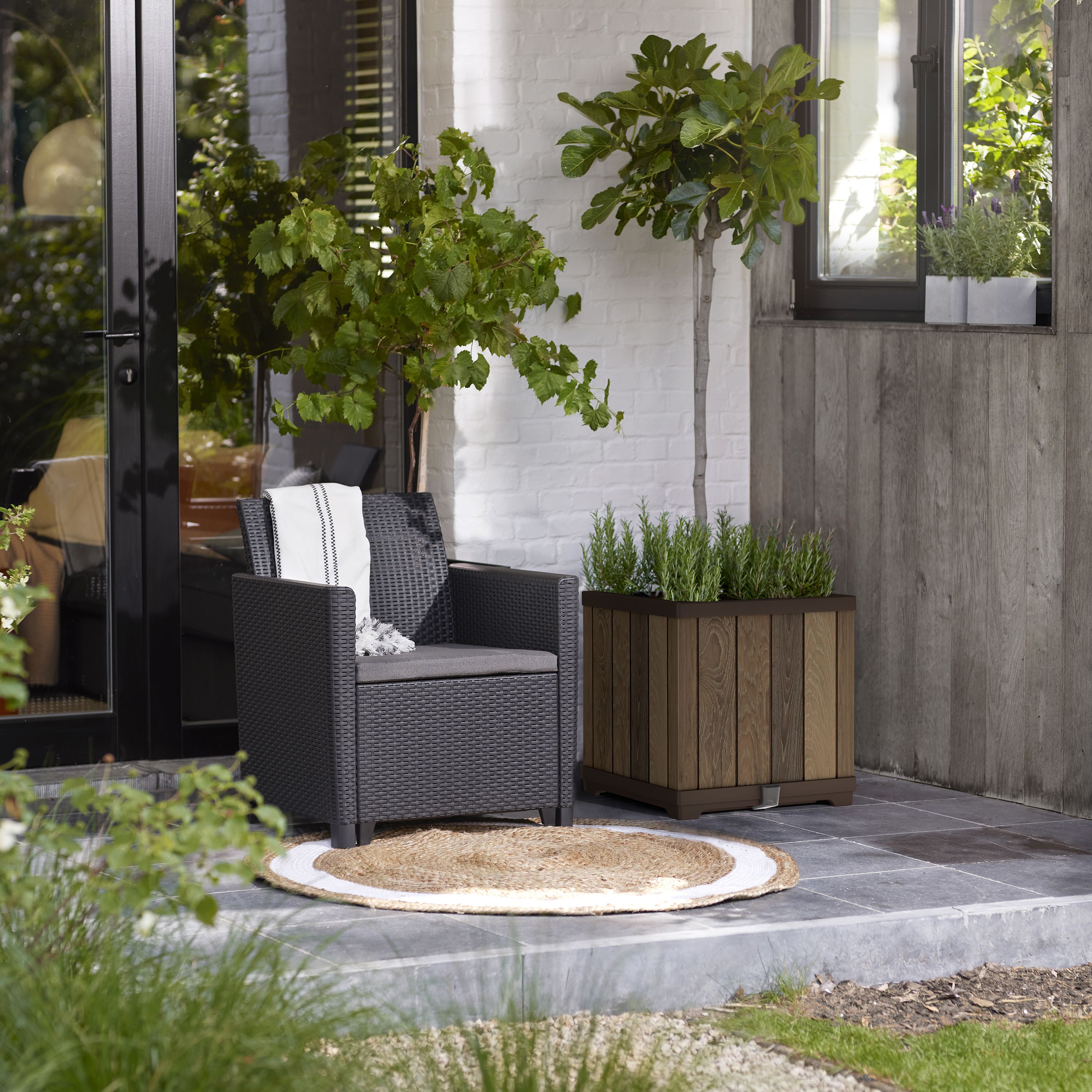 Keter Signature Square Plastic resin Planter 81L - Walnut