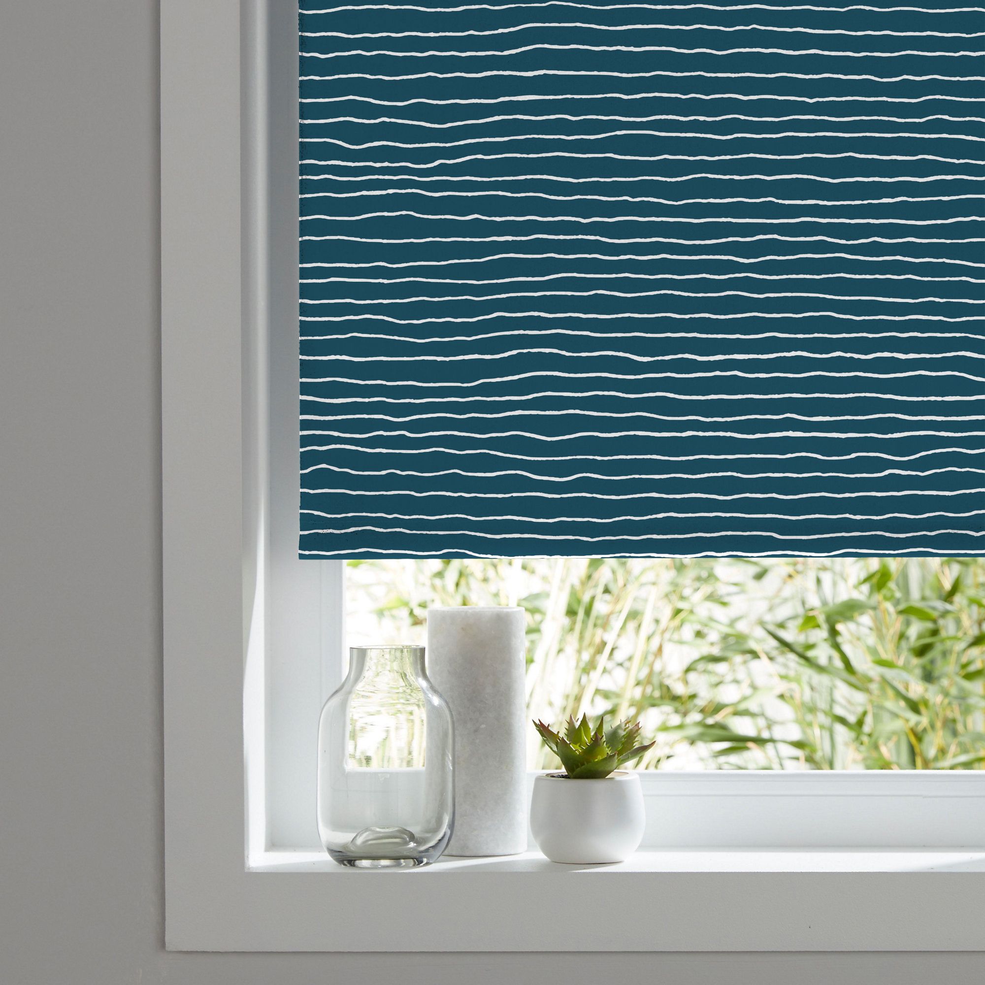 Kitchen & bathroom blinds Corded Stripe print navy Blackout Roller Blind (W)90cm (L)180cm