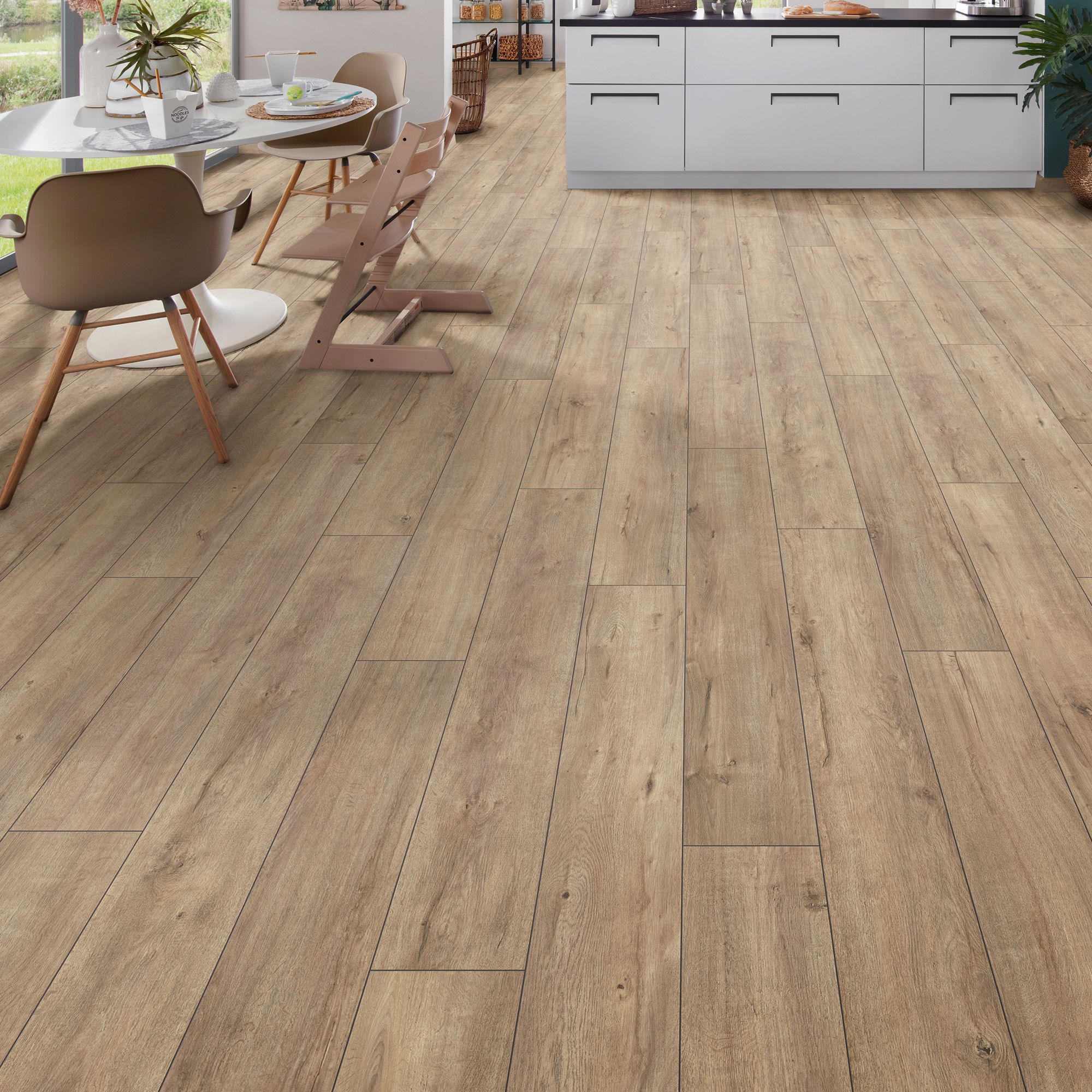Kronospan STRAT AC4 7 WR 1-strip Wood effect Structured Laminate Flooring, 2.51m²