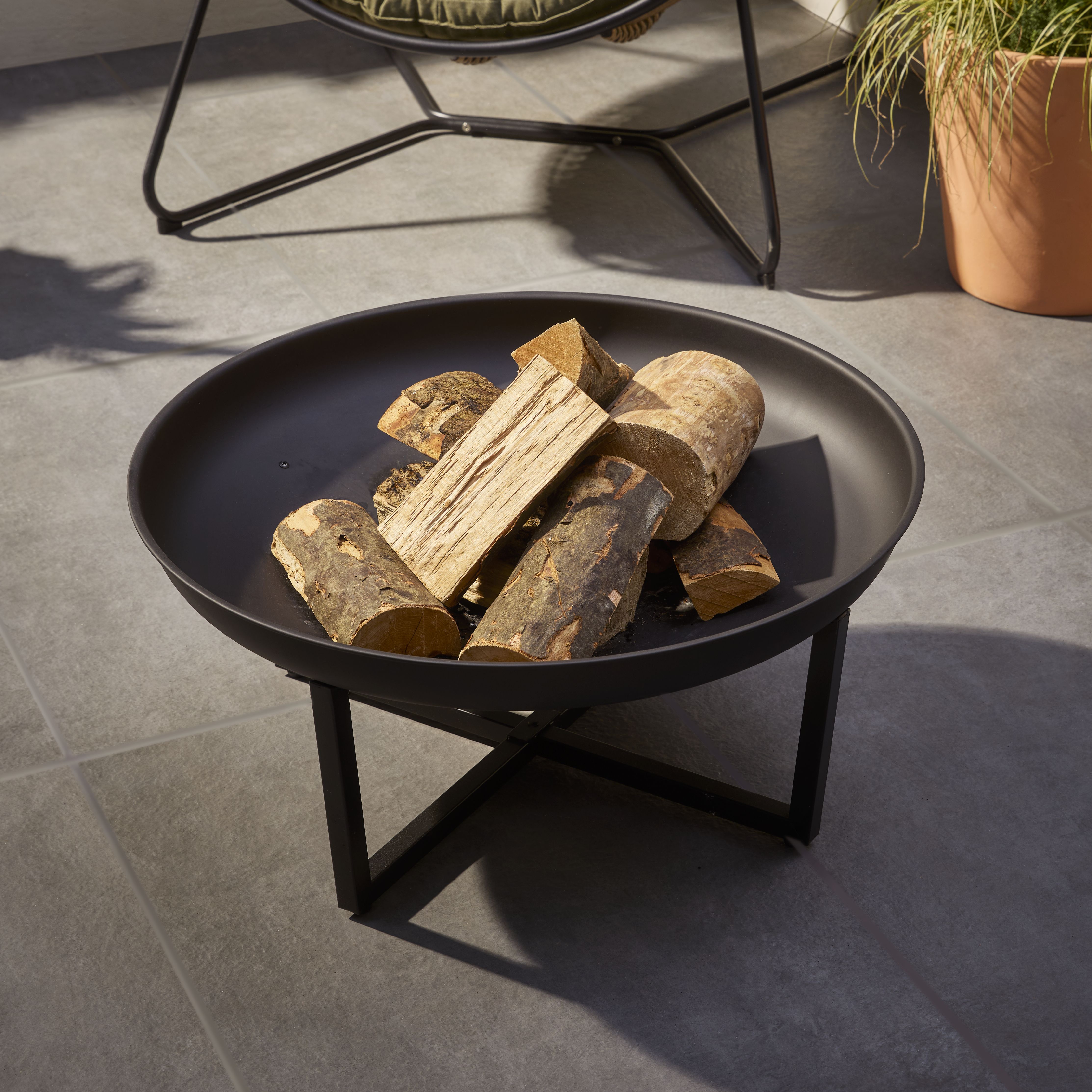 La Hacienda Brookdale Steel Matt Black Round Firepit