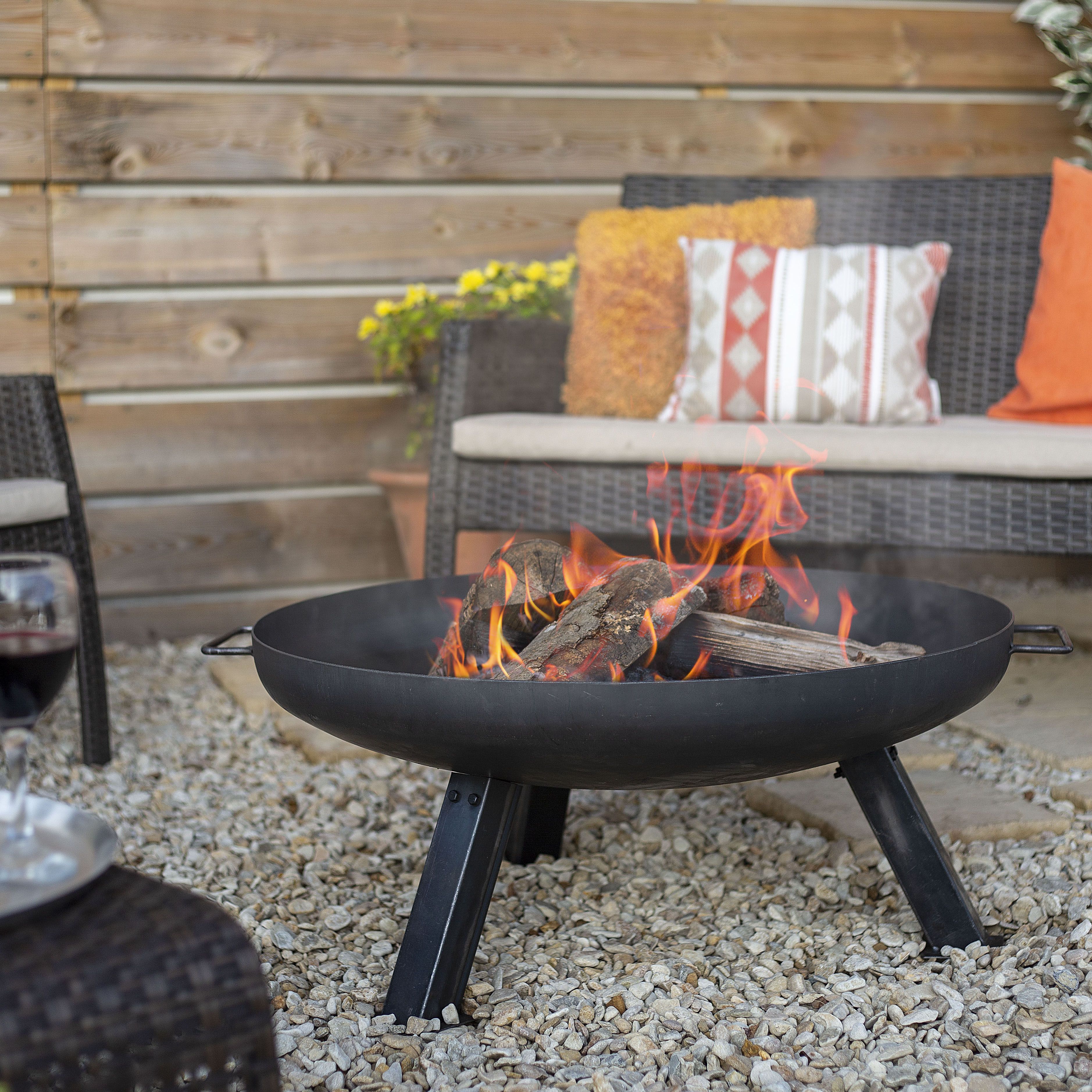 La Hacienda Industrial Steel Firepit | DIY at Bu0026Q