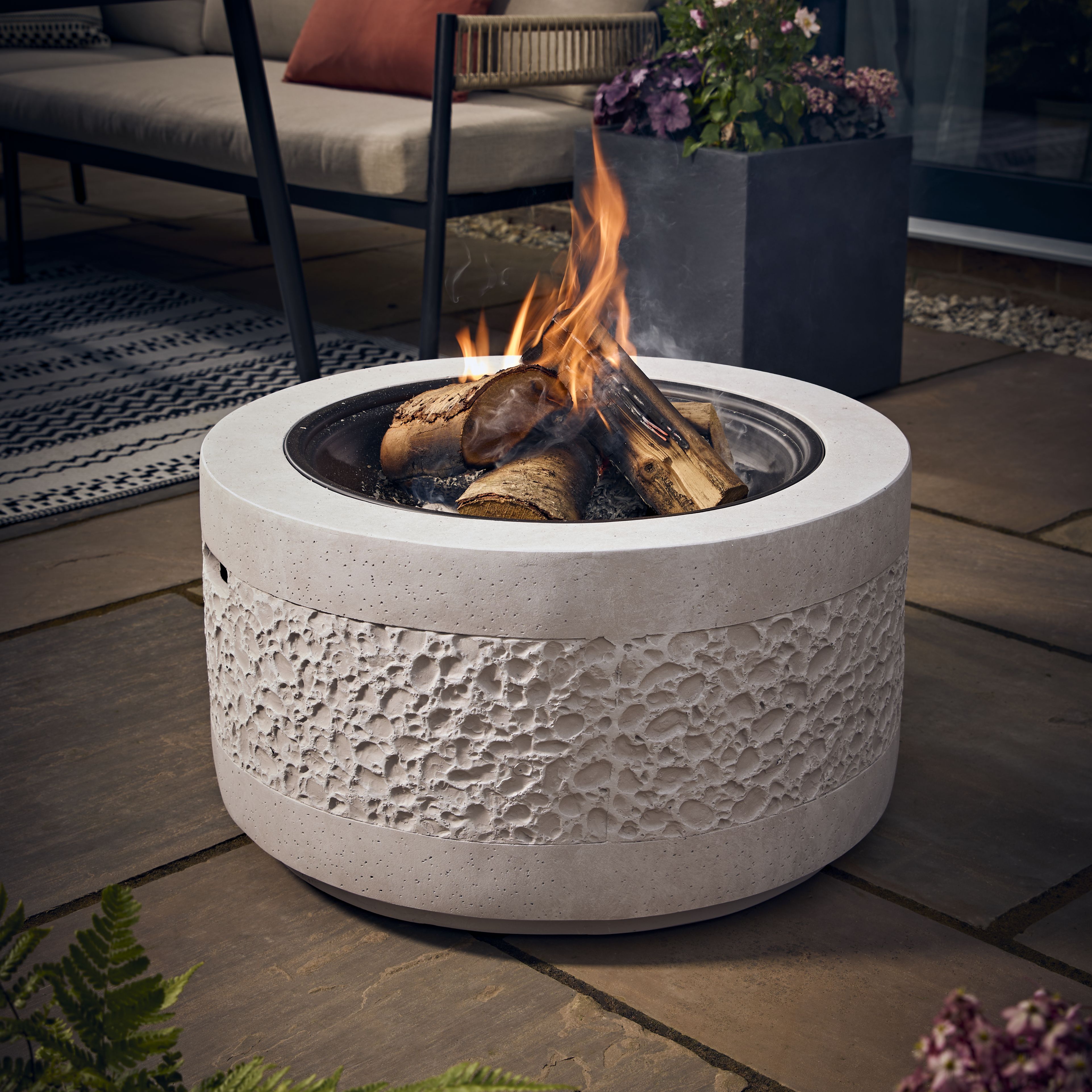 La Hacienda Piedra Steel Matt Grey Round Firepit