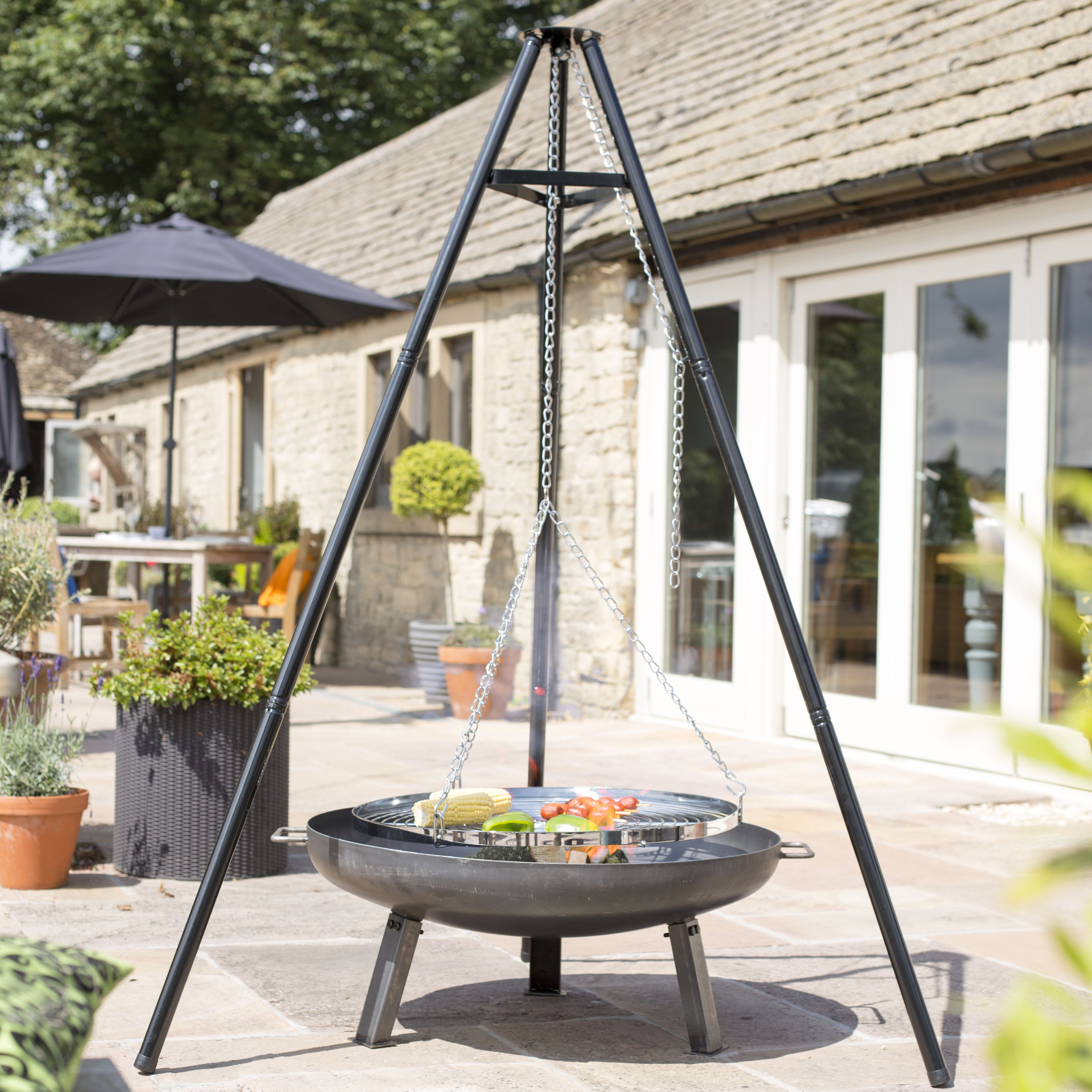 Tripod 2025 fire grill