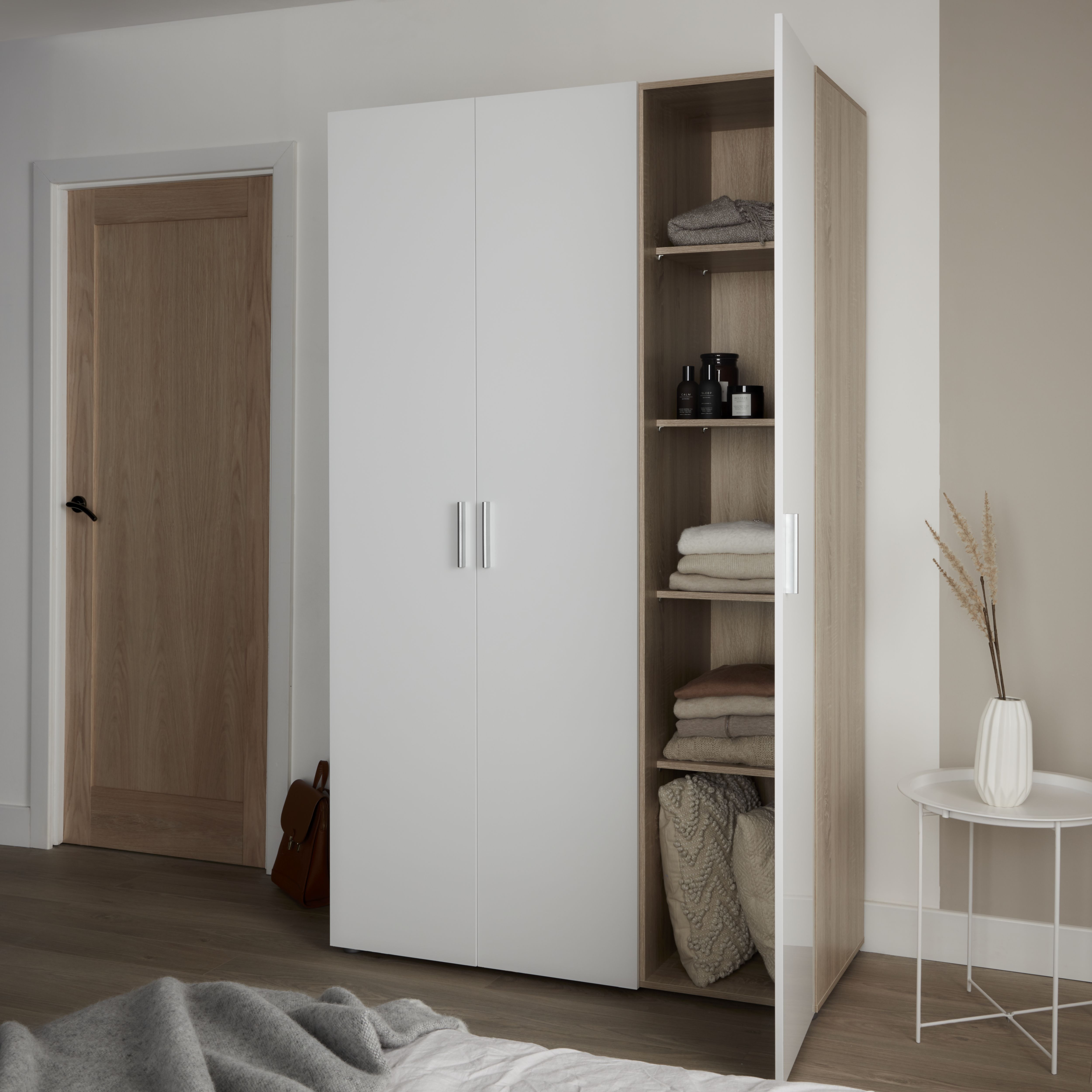 Lamego Modern Matt & high gloss white oak effect Triple Wardrobe (H)2009mm (W)1181mm (D)497.5mm