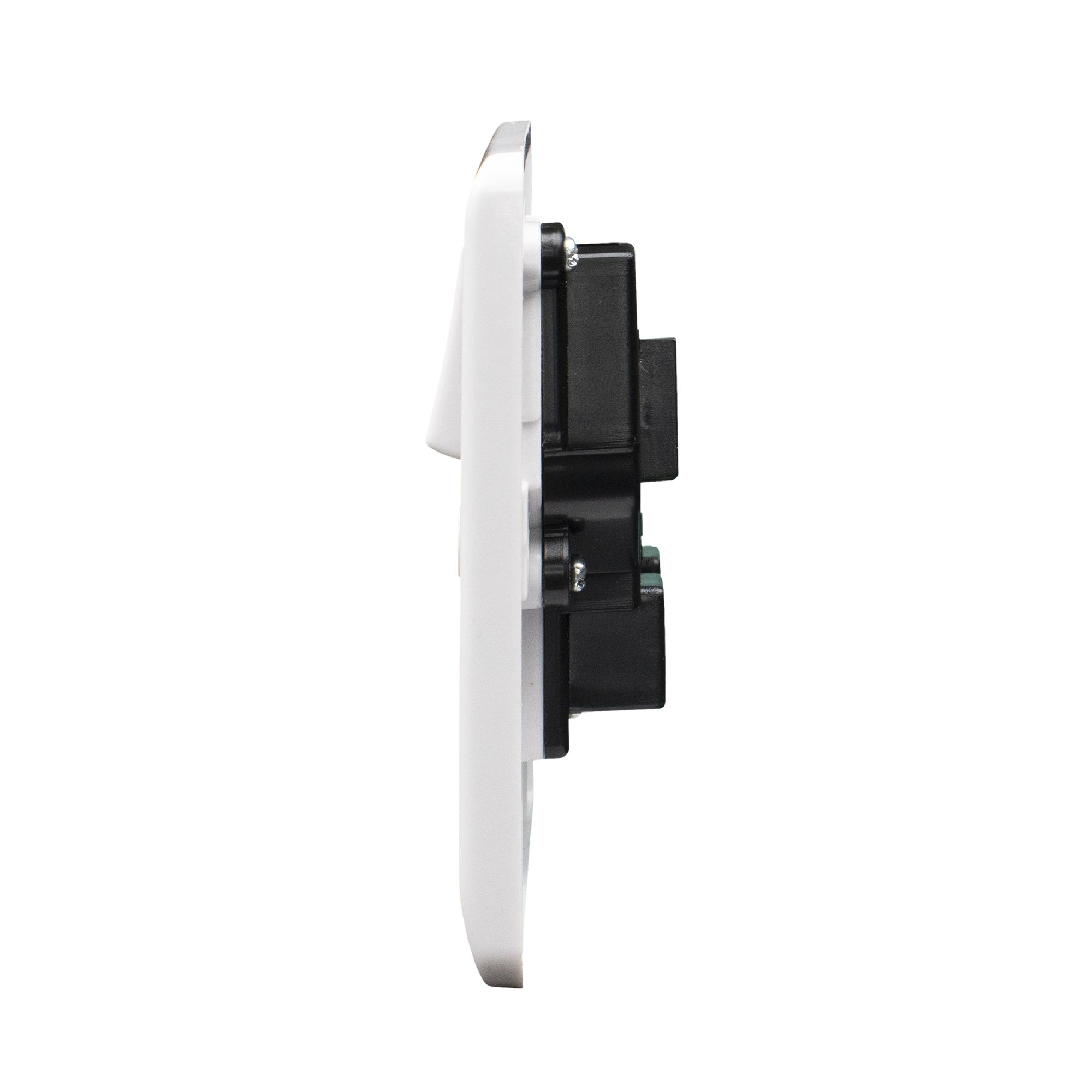 LAP Single 13A Mains fed Gloss White Centre Socket with 1 poles