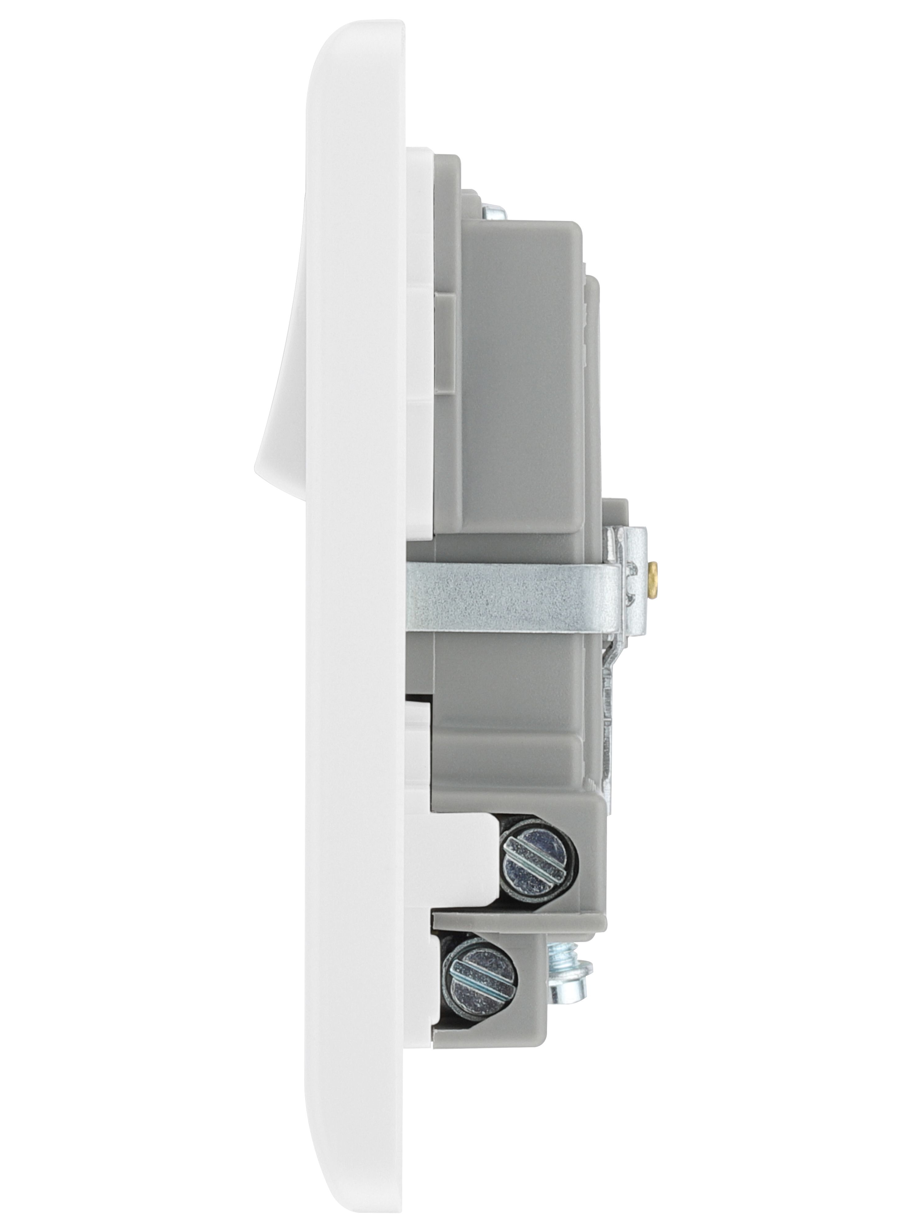 LAP  13A 2-Gang SP Switched Socket + 3.1A 15.5W 3-Outlet Type A USB Charger White - 7