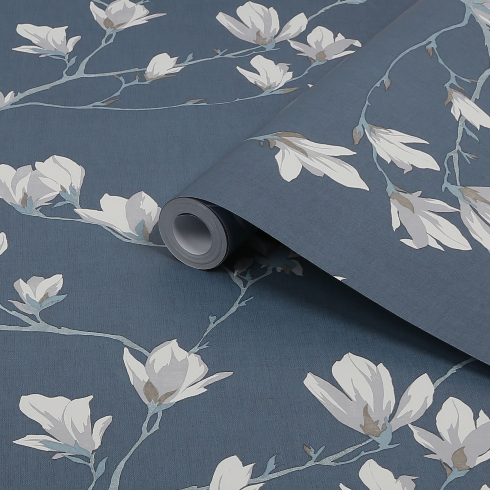 Magnolia Grove Slate Wallpaper - Nature-Inspired Beauty In Subdued