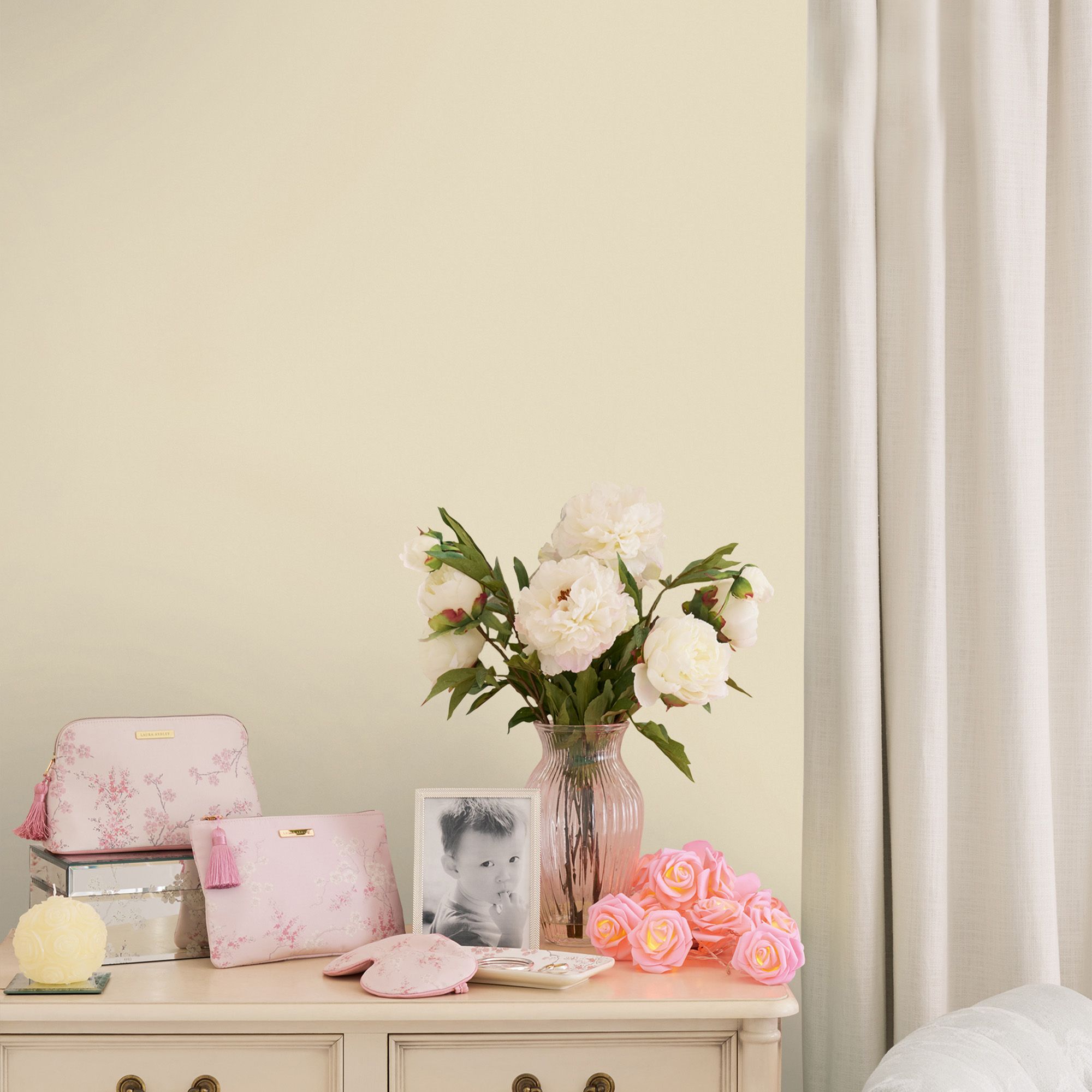 Laura Ashley Primrose White Matt Emulsion paint, 100ml