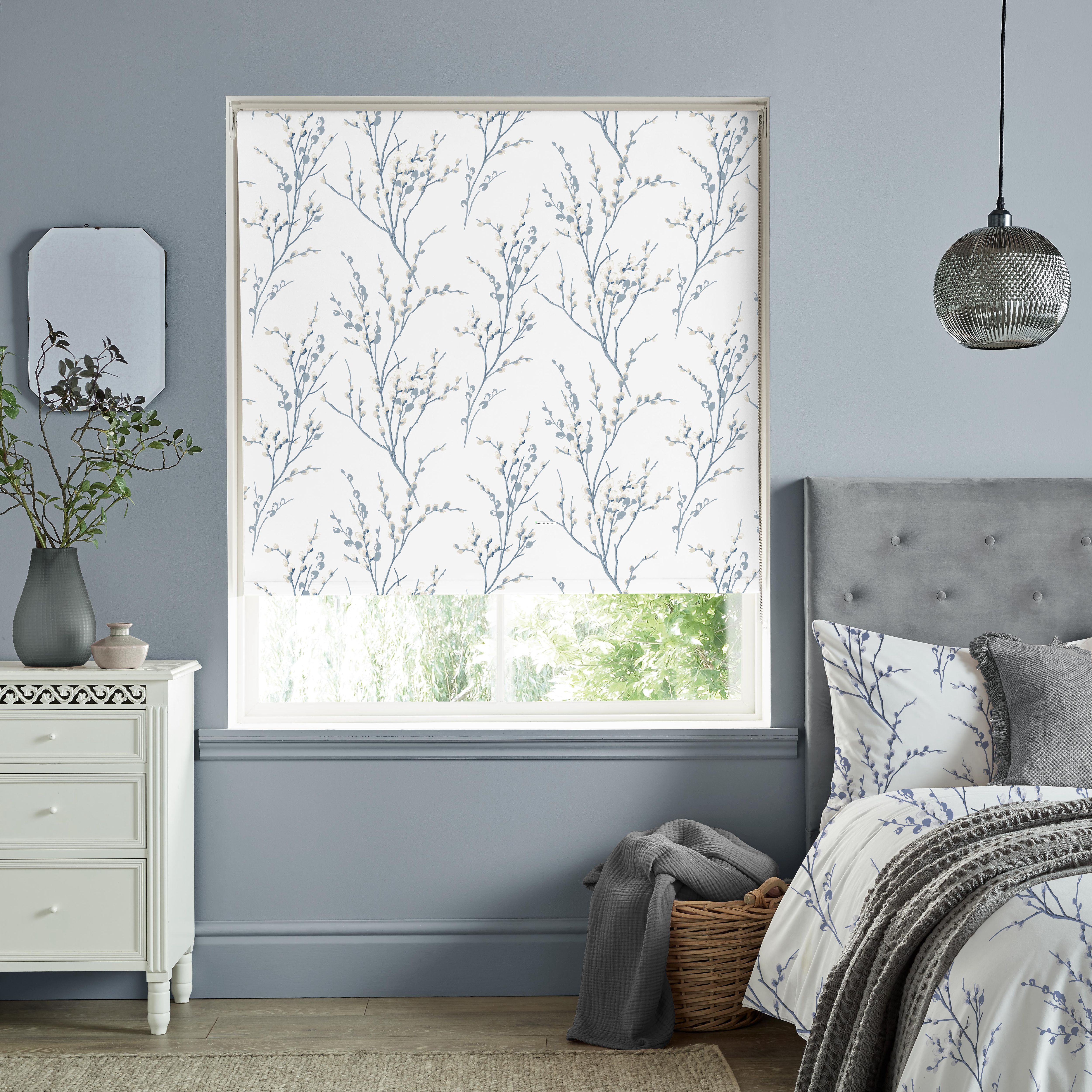 Laura Ashley Pussy Willow Corded Seaspray Floral Sunshade Roller Blind (W)120cm (L)162cm