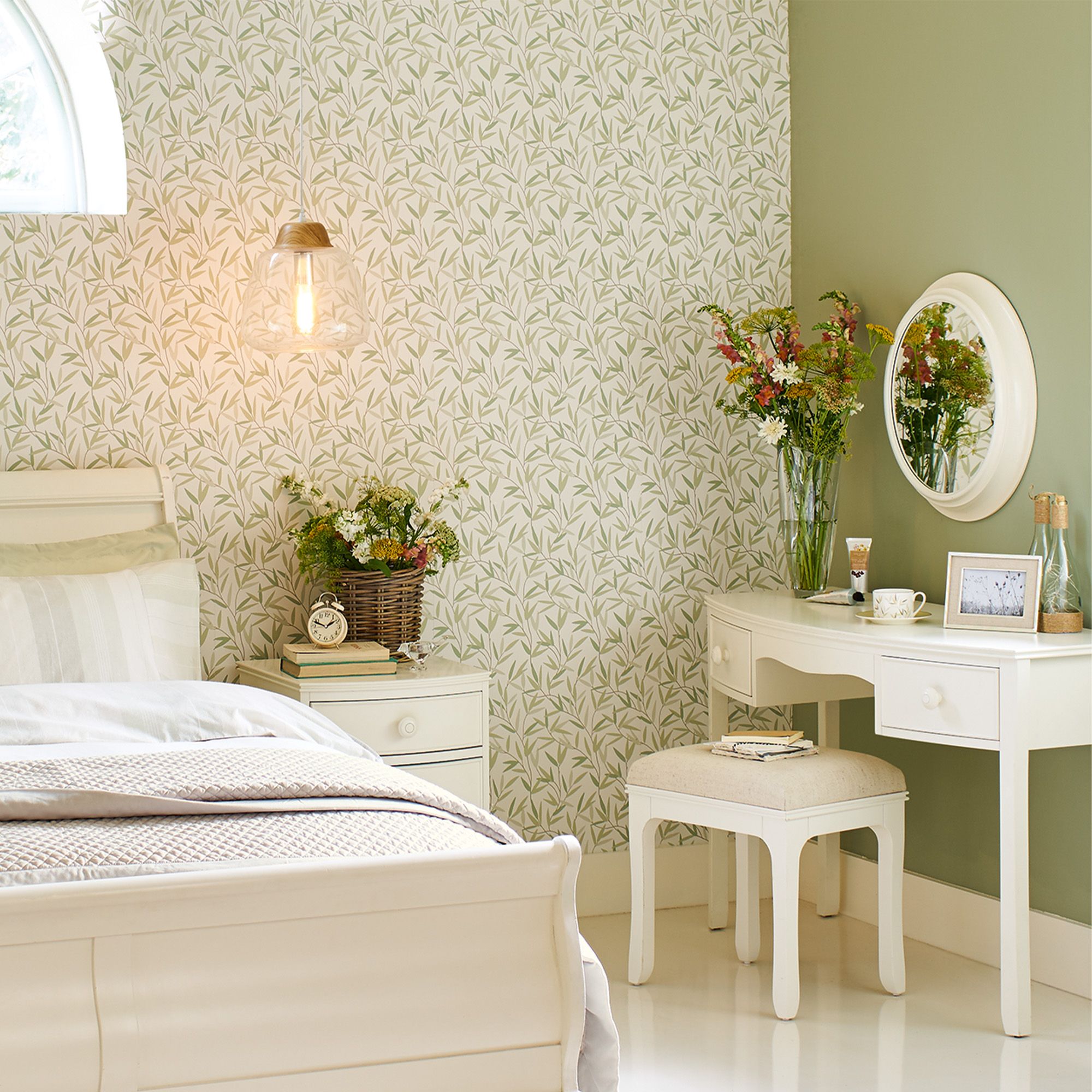 Laura Ashley Willow Hedgerow Leaf Smooth Wallpaper