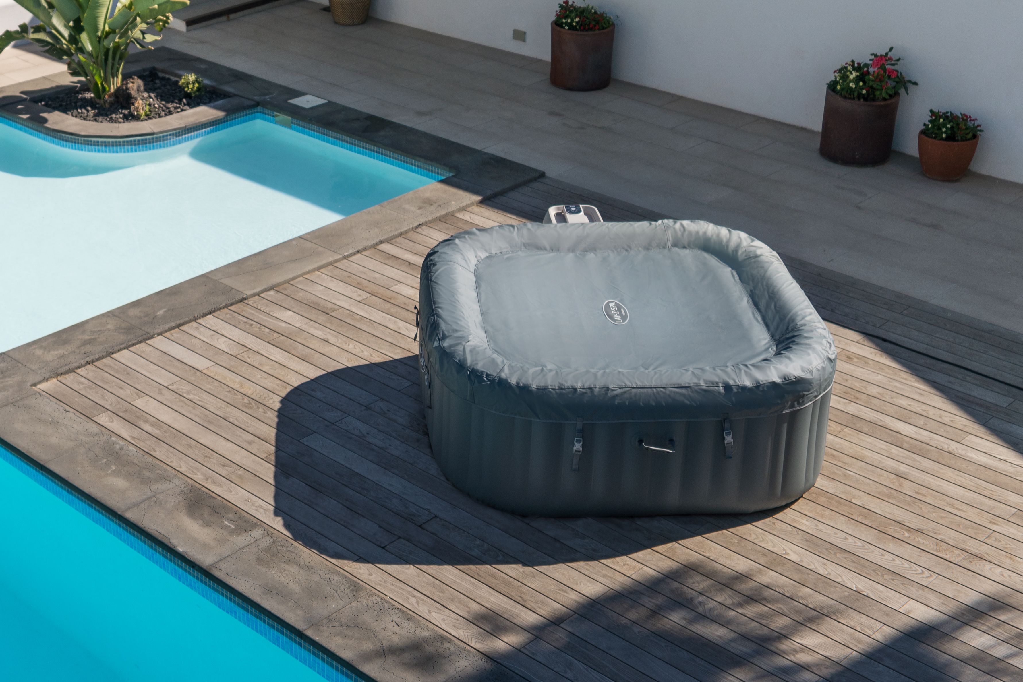 LayZSpa Hawaii 6 person Spa DIY at B&Q