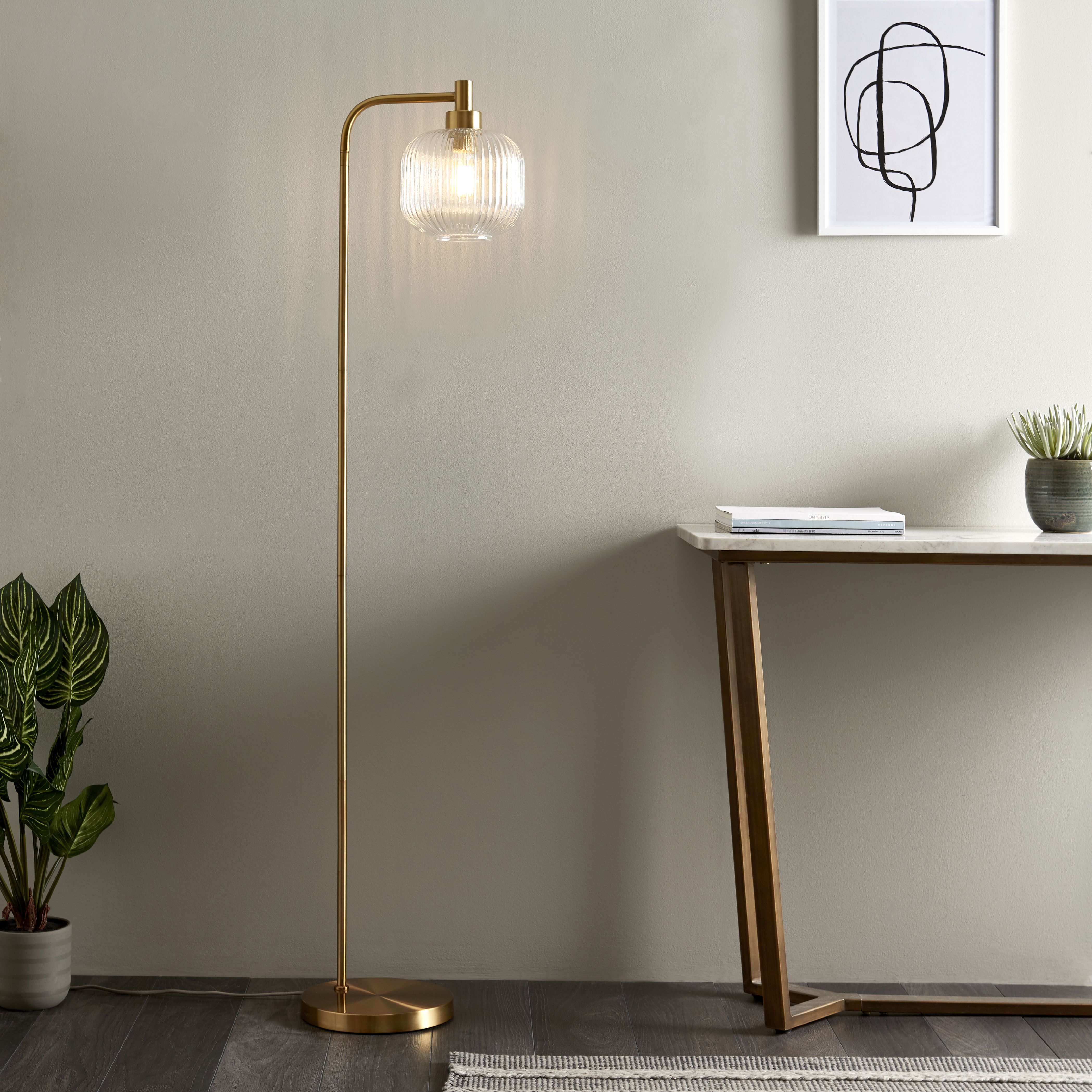 B and q standing outlet lamps