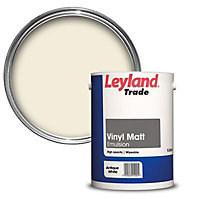 Leyland Trade Antique white Matt Emulsion paint, 5L