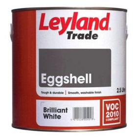 Leyland Trade Pure brilliant white Eggshell Metal & wood paint, 750ml