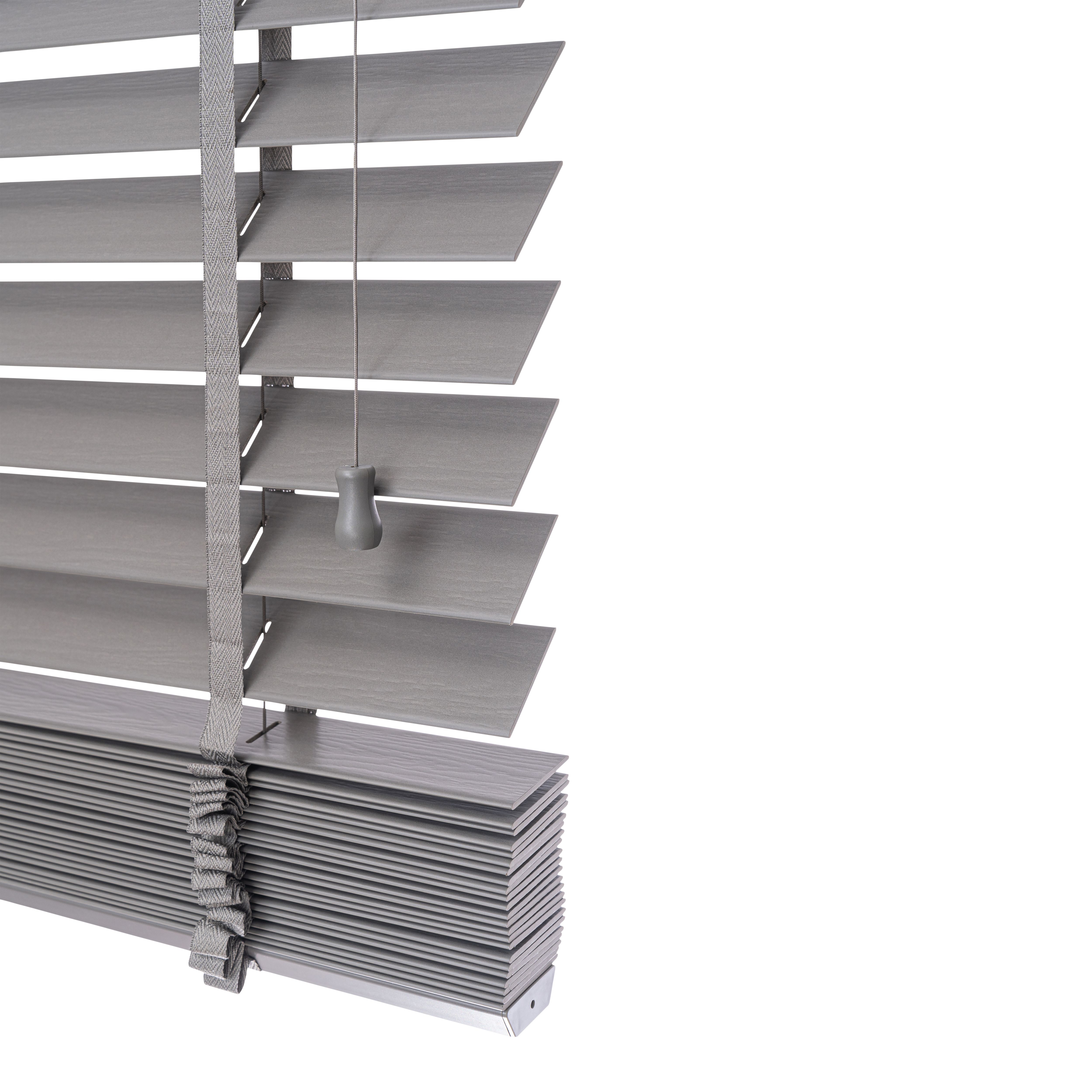 Lone Grey Woodgrain effect PVC Venetian Blind (W)180cm (L)180cm