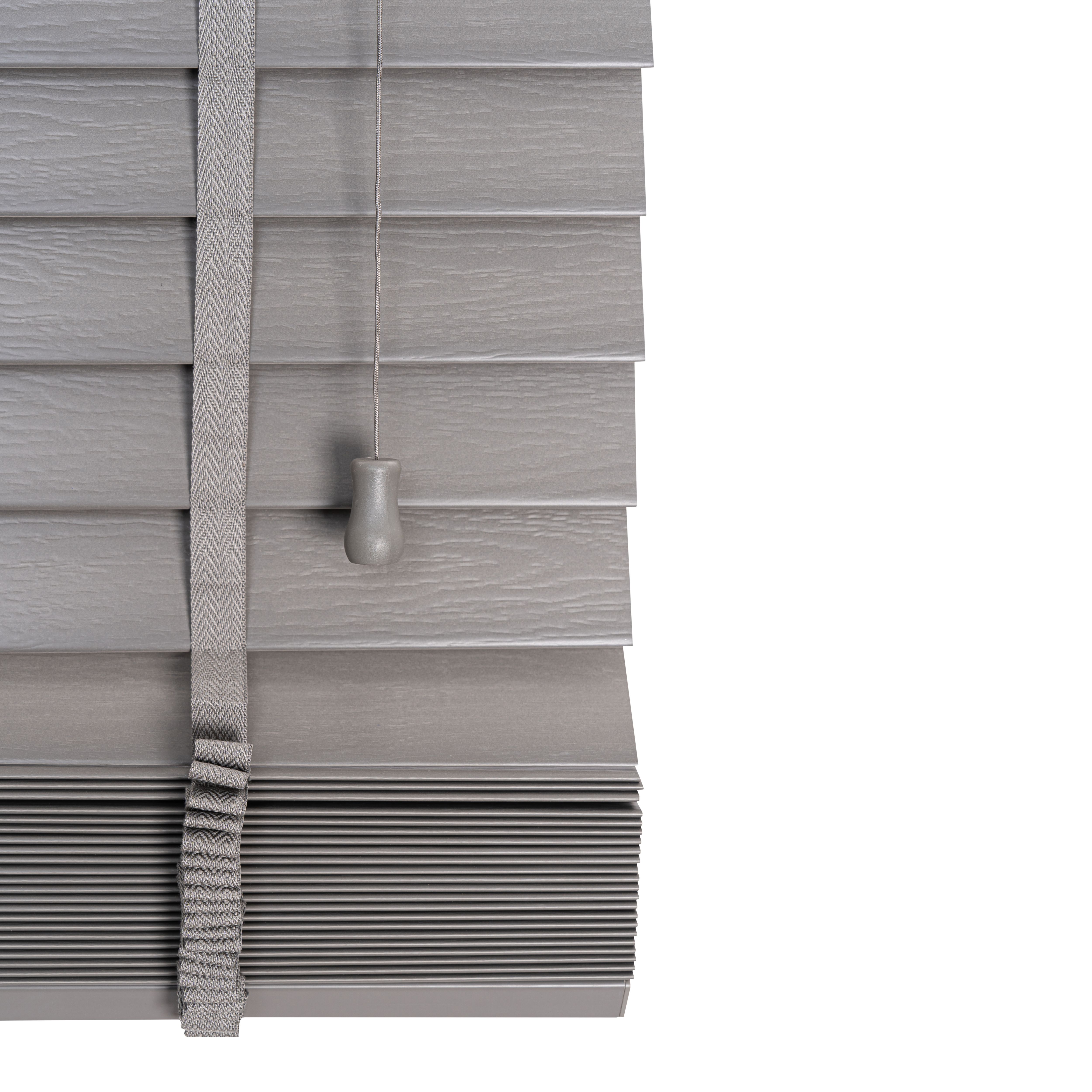 Lone Grey Woodgrain effect PVC Venetian Blind (W)180cm (L)180cm