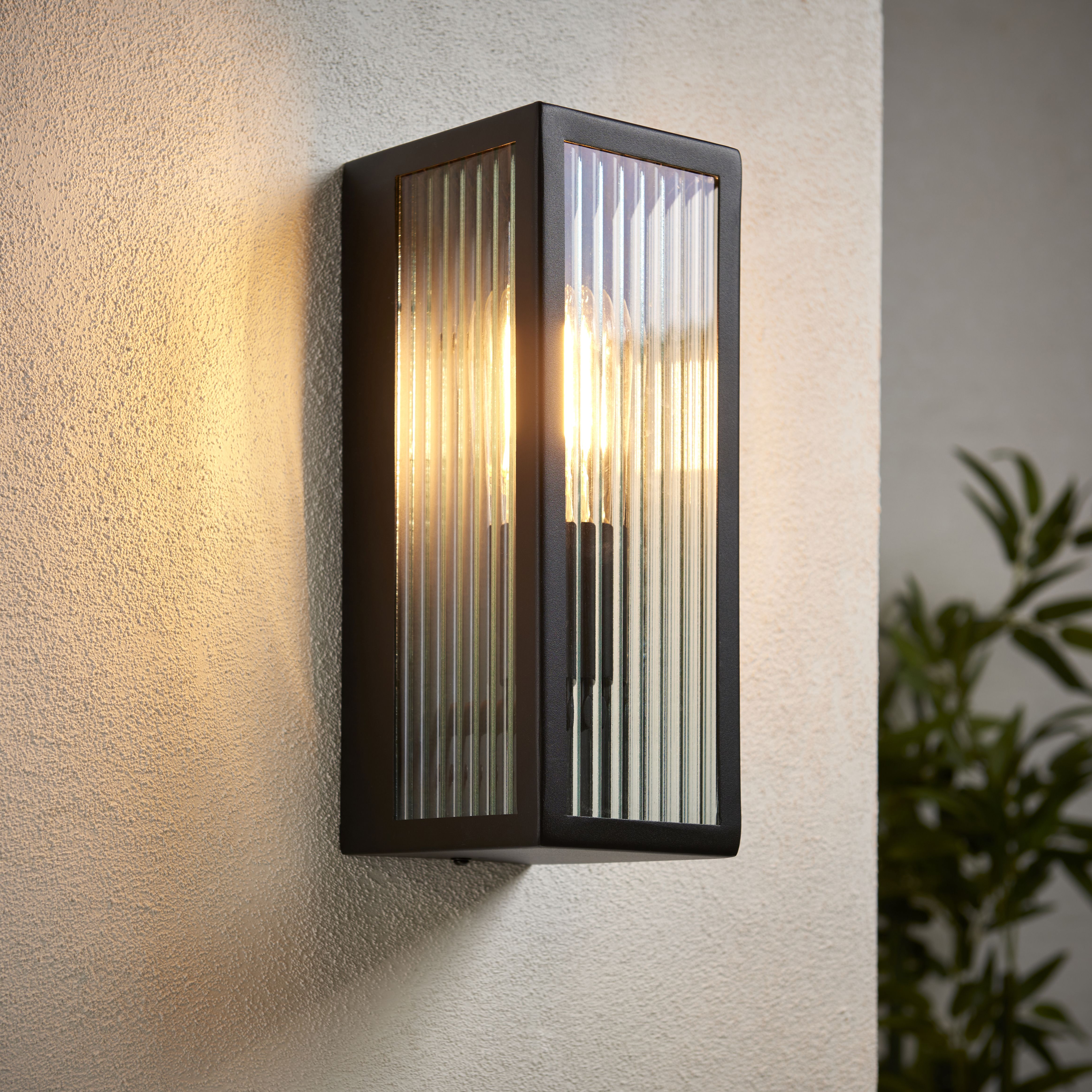Longham Fixed Matt Black Mainspowered (wired) Outdoor Dimmable Wall