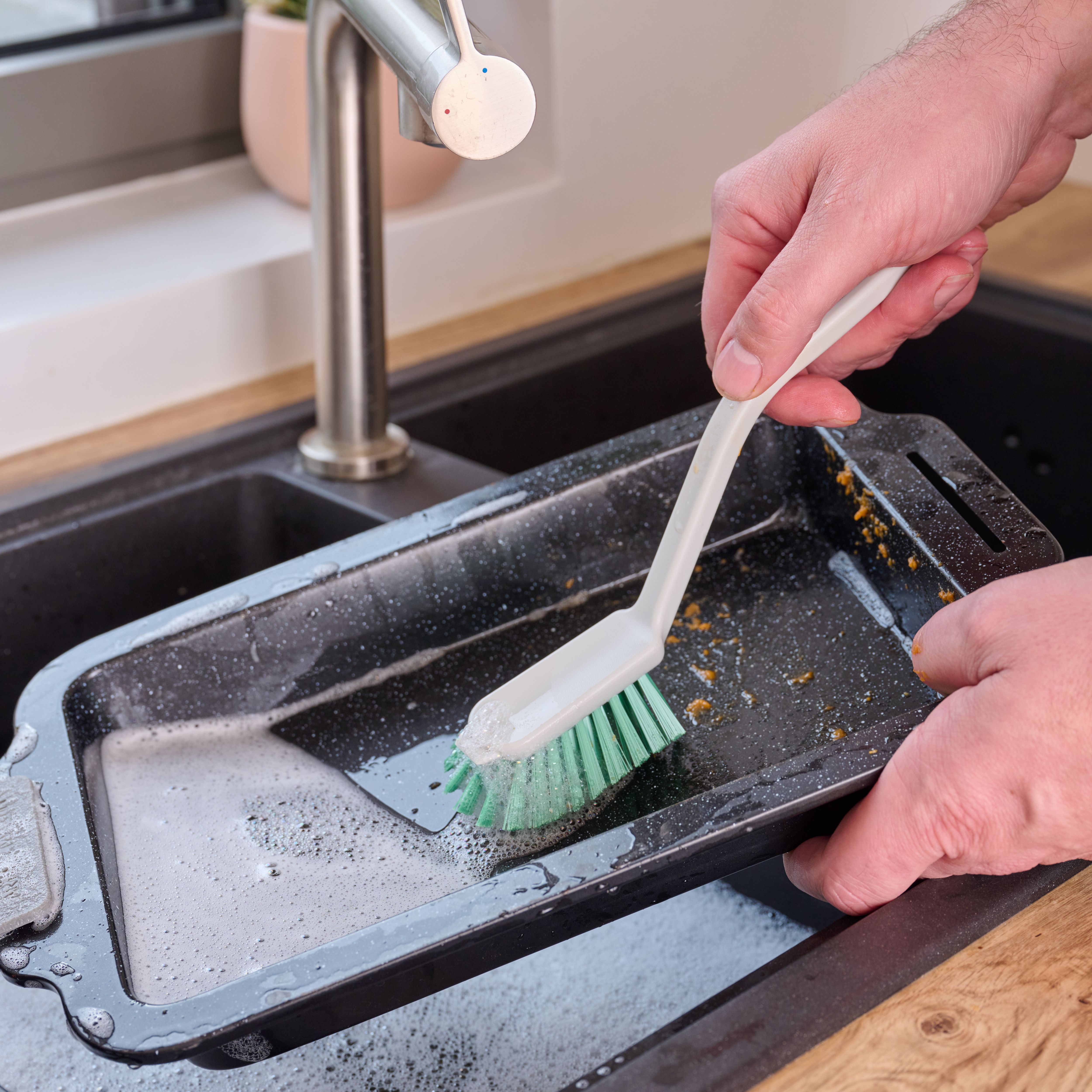 Loop Polyethylene Dish Scrubbing brush, 60mm