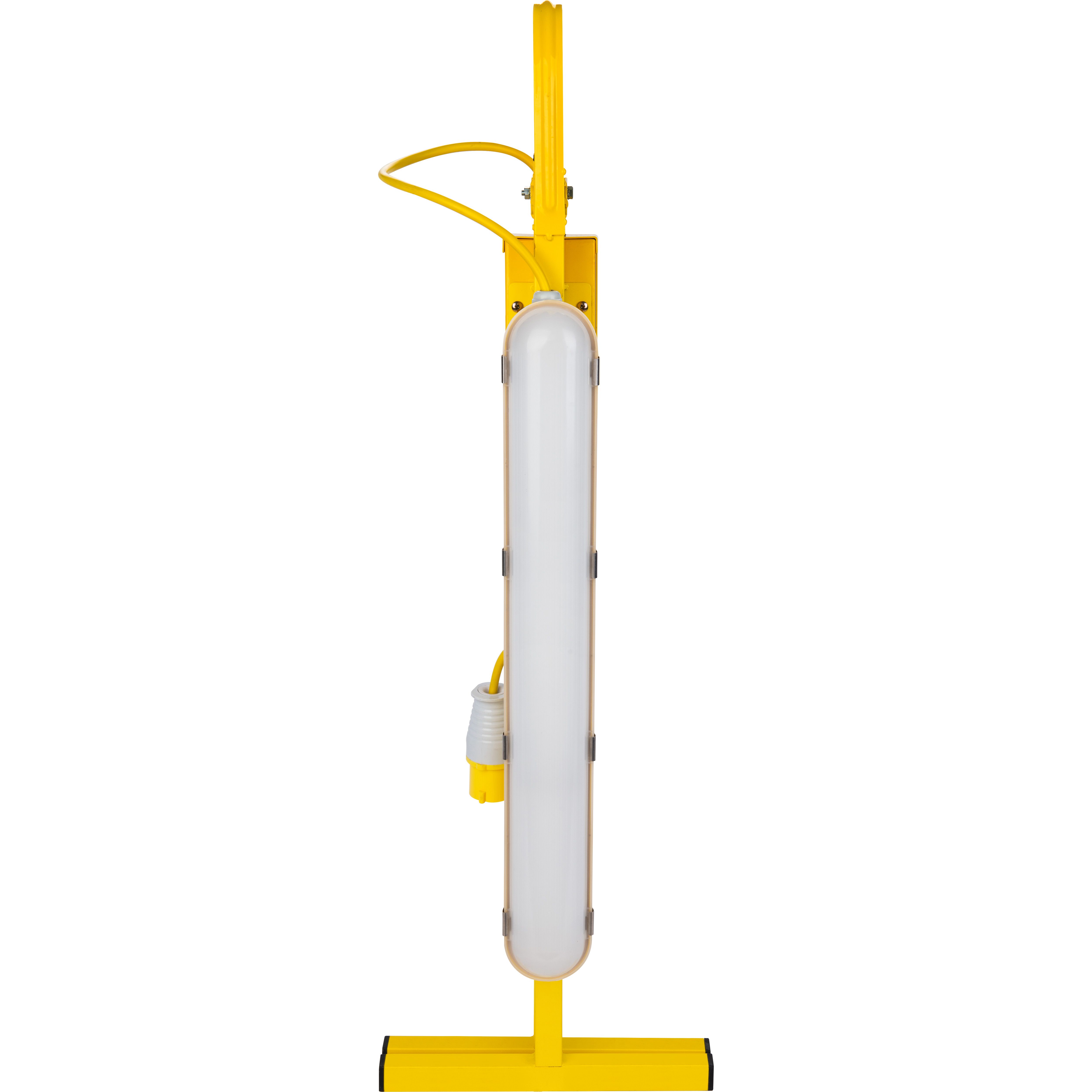 Luceco Plasterers 24W 3000lm Corded Integrated LED Work light with tripod