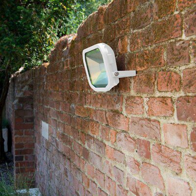 Luceco White Mains-powered LED Floodlight 1800lm