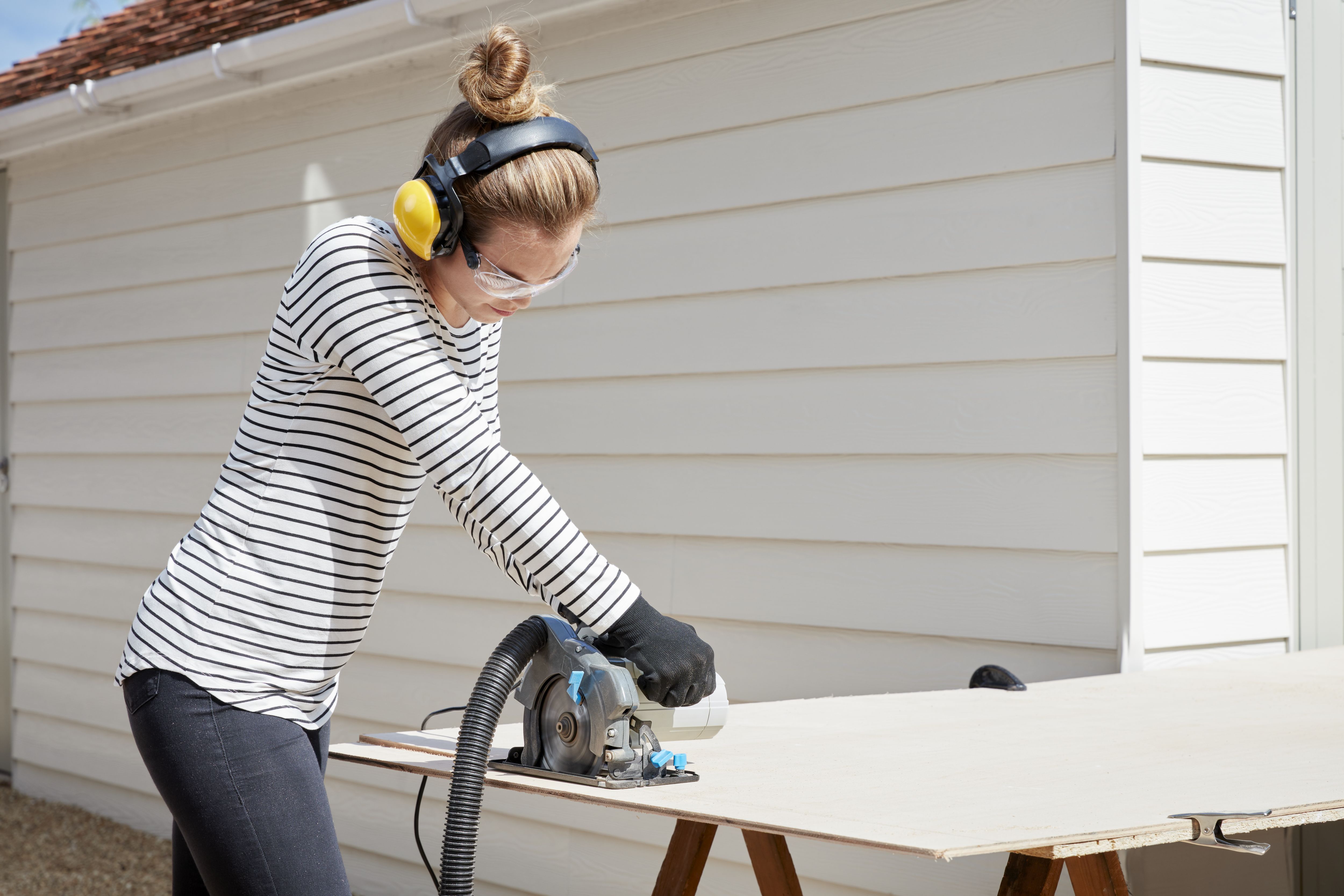 Mac Allister 1200W 220 240V 165mm Corded Circular saw MSCS1200