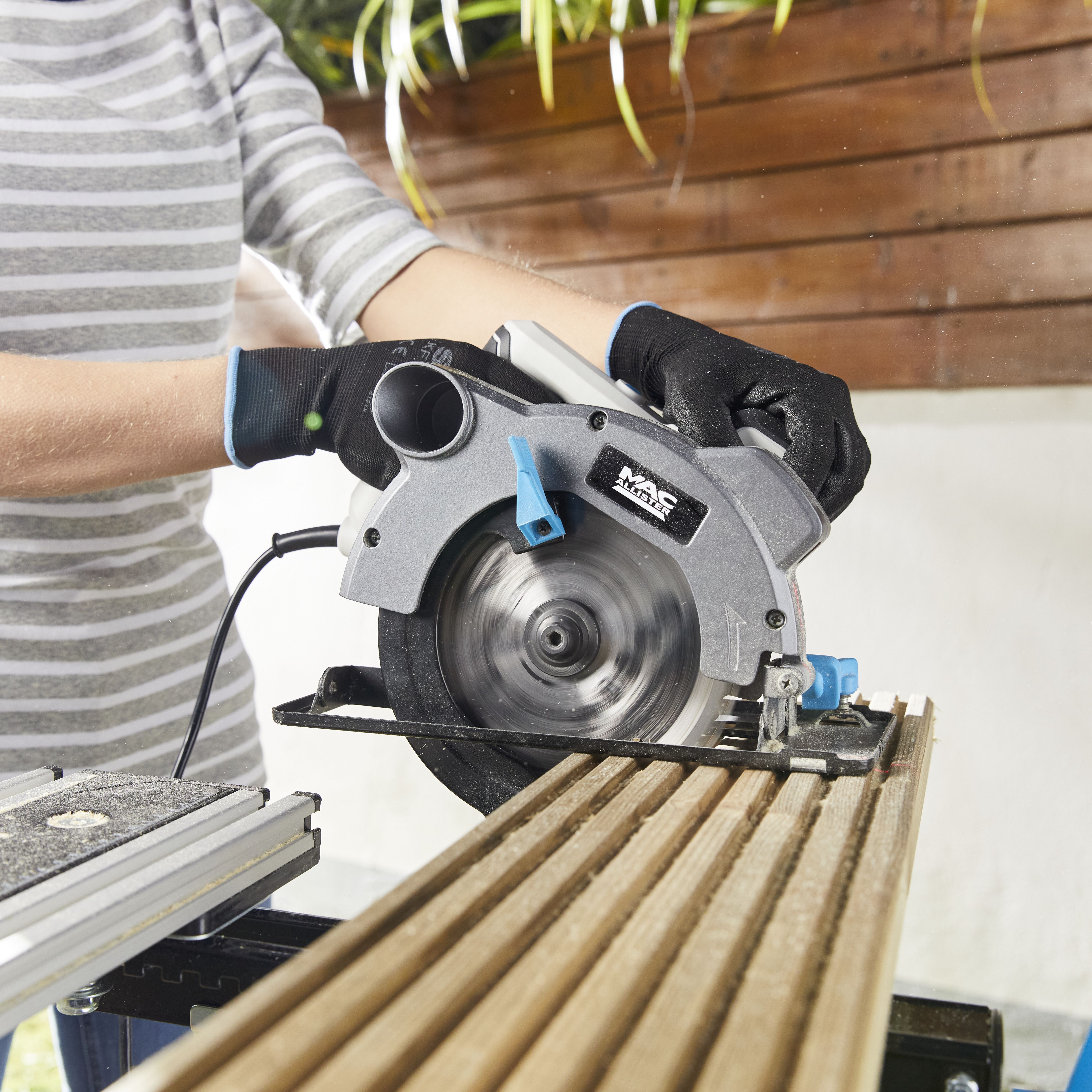 Mac Allister 1200W 240V 165mm Corded Circular saw MCS1200 - Refurbished