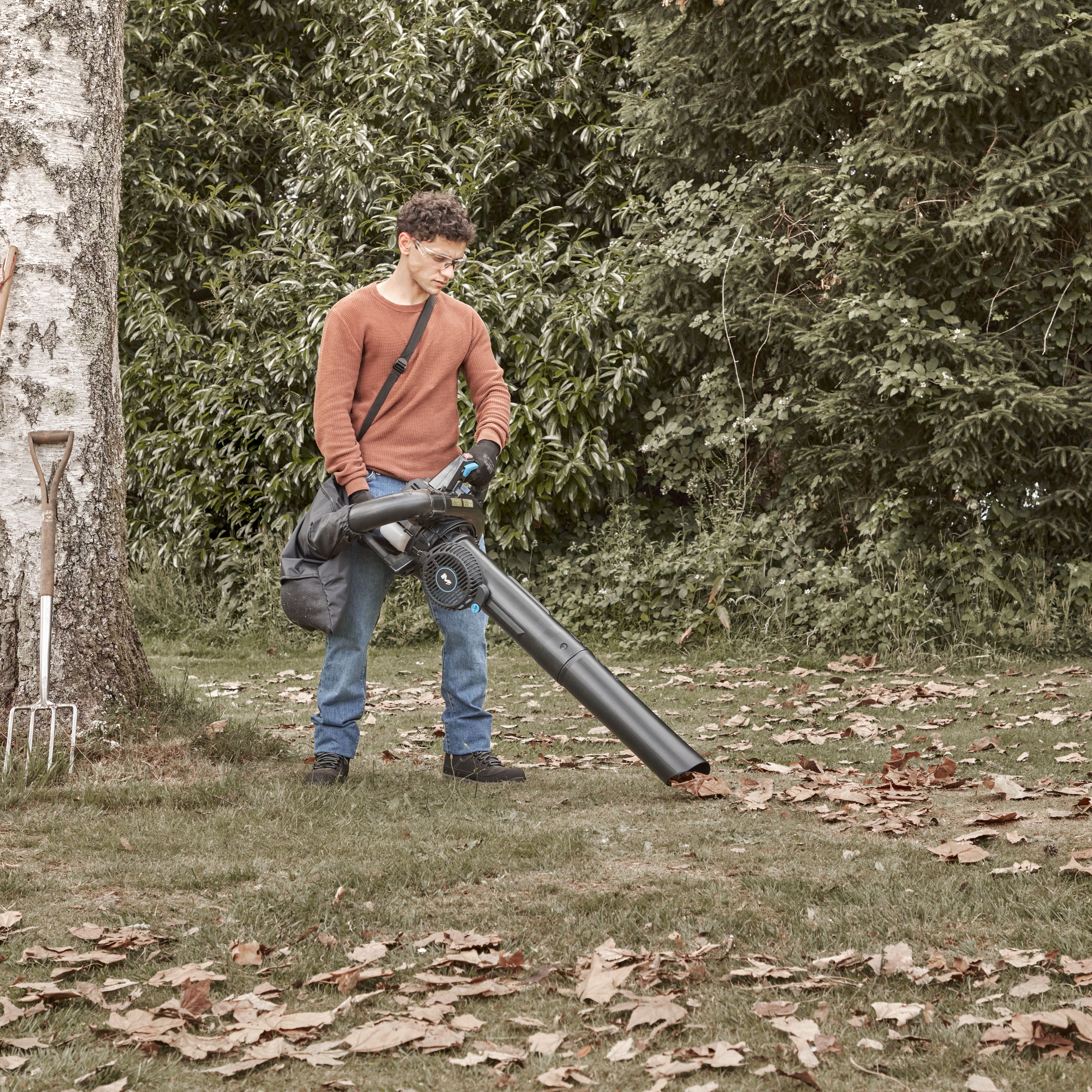 Petrol leaf 2024 blower b&q