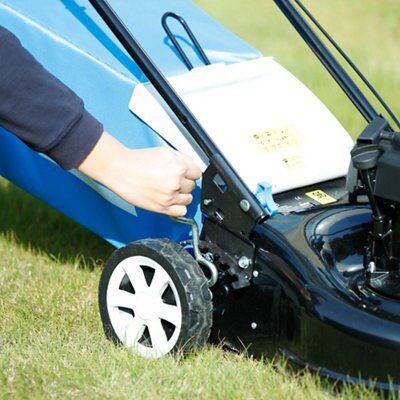 Mac allister 300 petrol lawn mower store