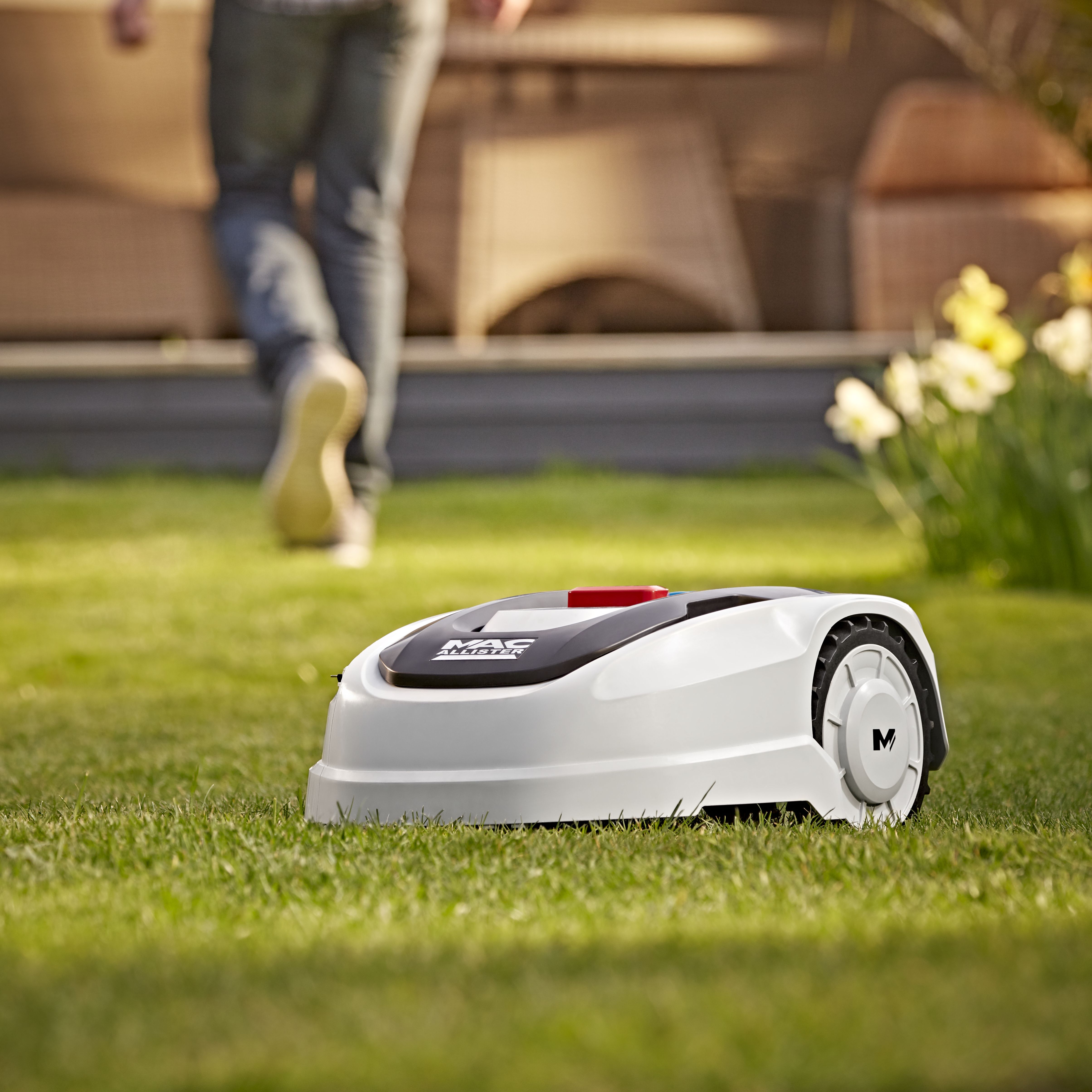 Mac Allister MRM250 Cordless Robotic lawnmower