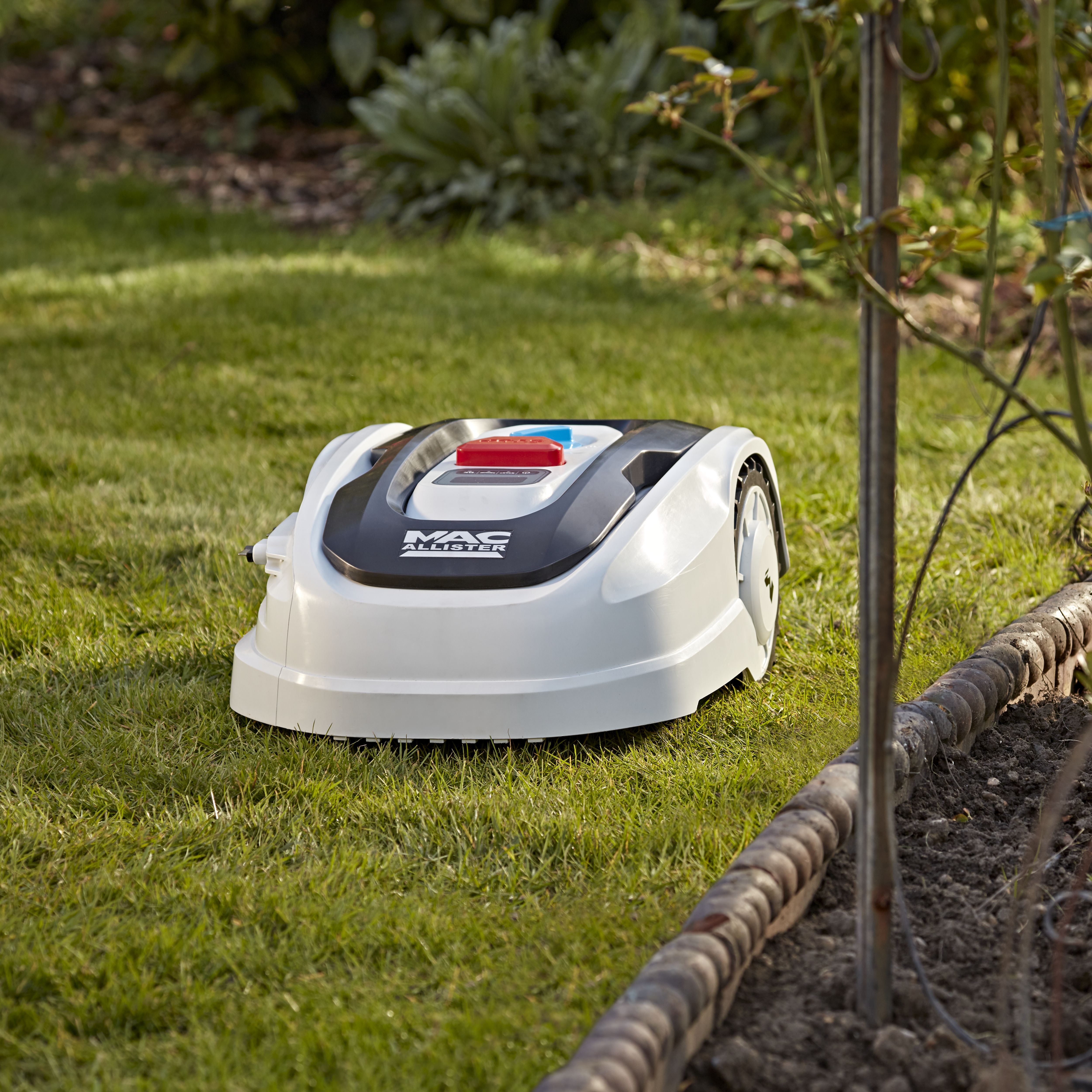 Macallister robot lawn mower 2025